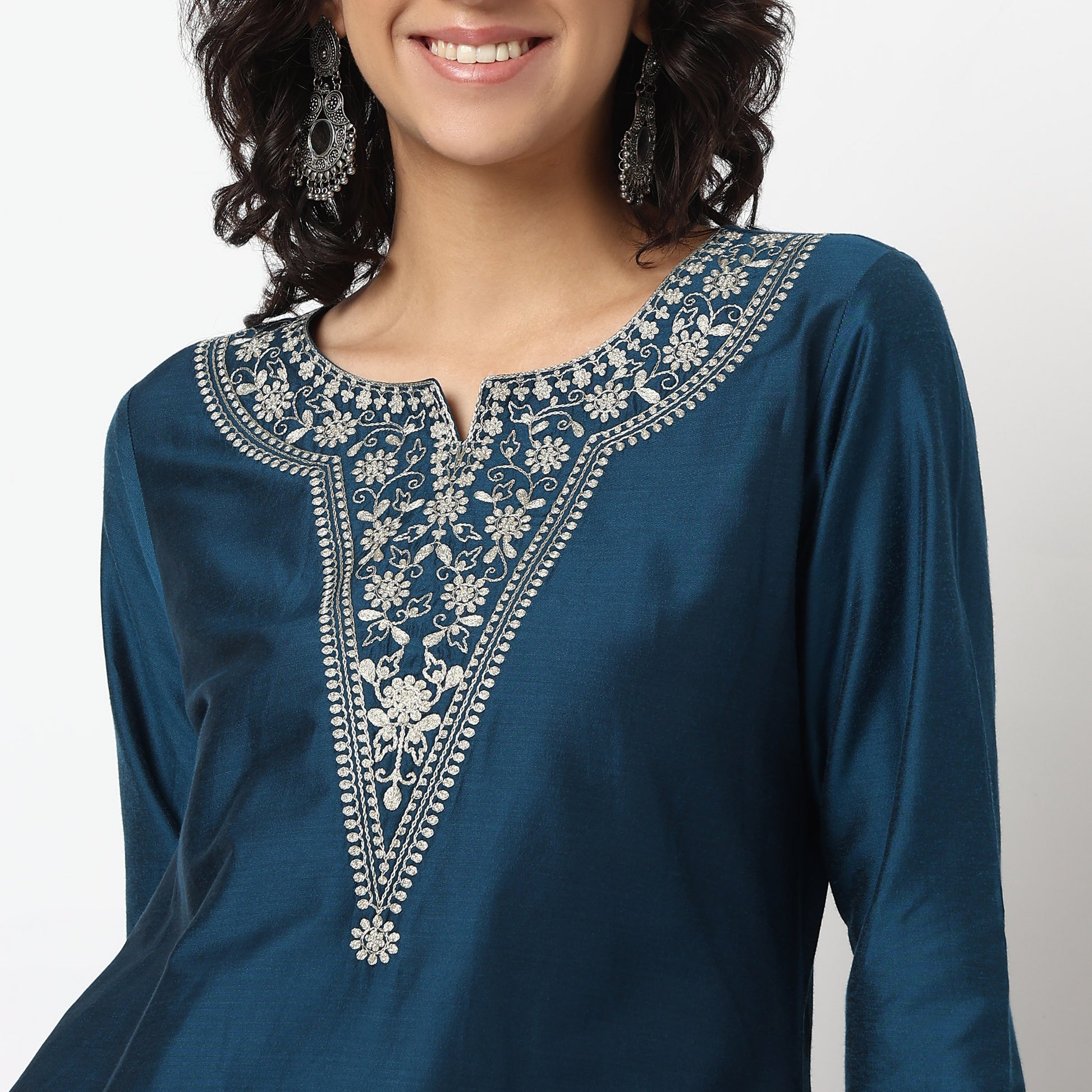 Buy Women Straight Fit Embroidered Three-Fourth Sleeve Kurta  - Style Union