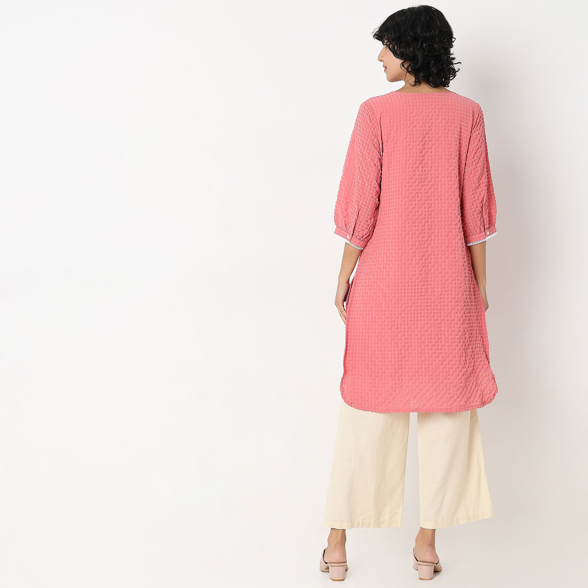 Straight Fit Embroidered Kurta