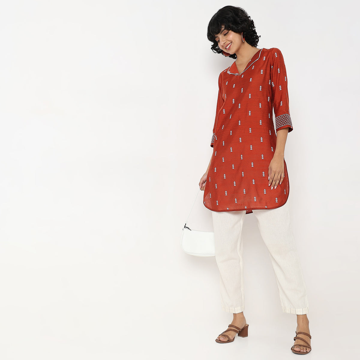 Straight Fit Embroidered Kurta