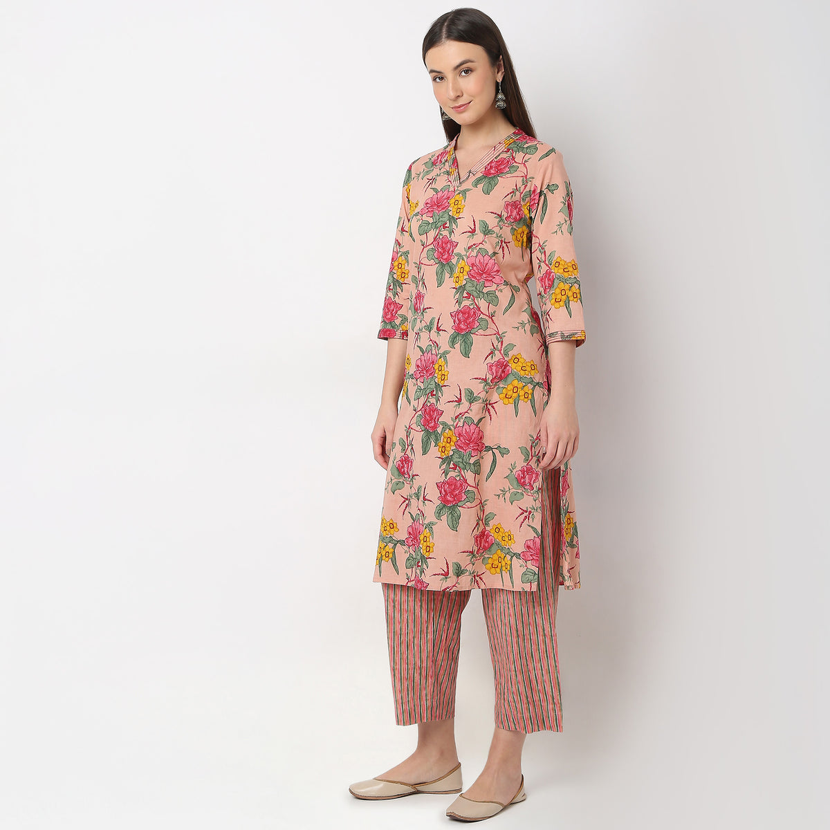 Straight Fit Printed Kurta with Pant Set