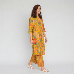 Viscose Muslin Printed Three-Fourth Sleeve Kurta with Pant Set