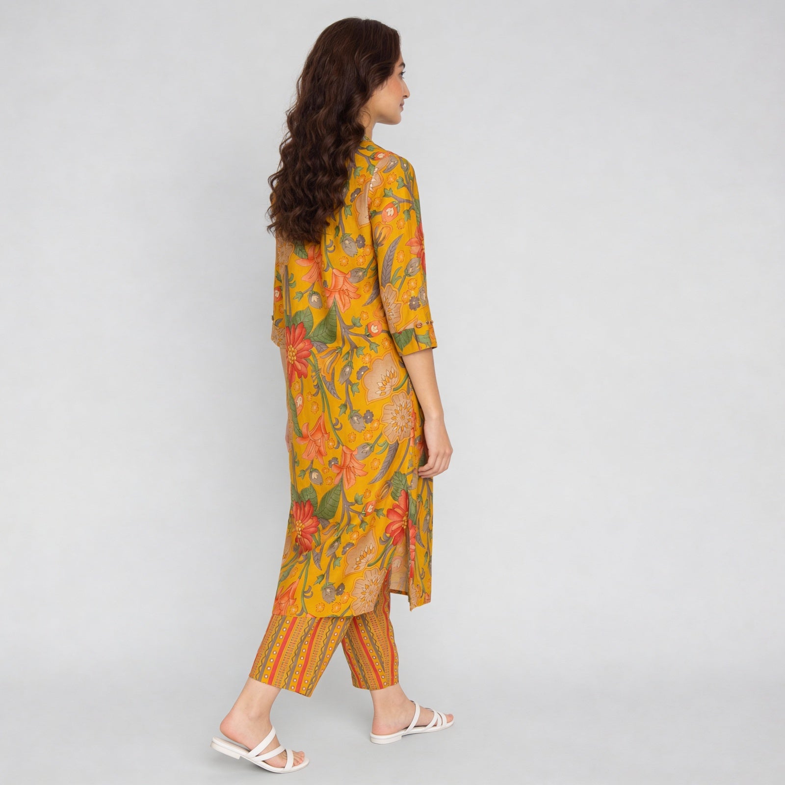 Viscose Muslin Printed Three-Fourth Sleeve Kurta with Pant Set