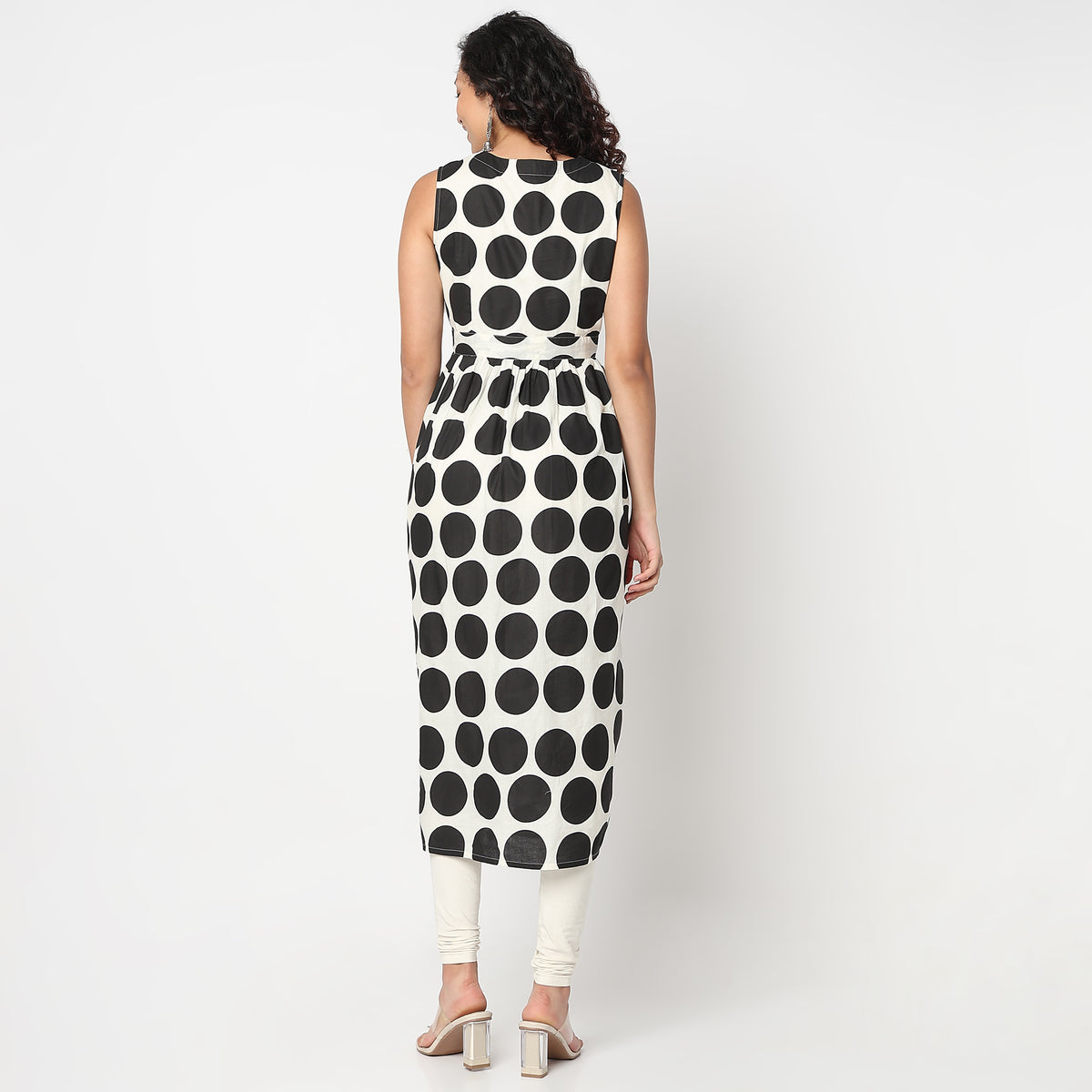 Polka Dot Print V-Neck Sleeveless Kurta 