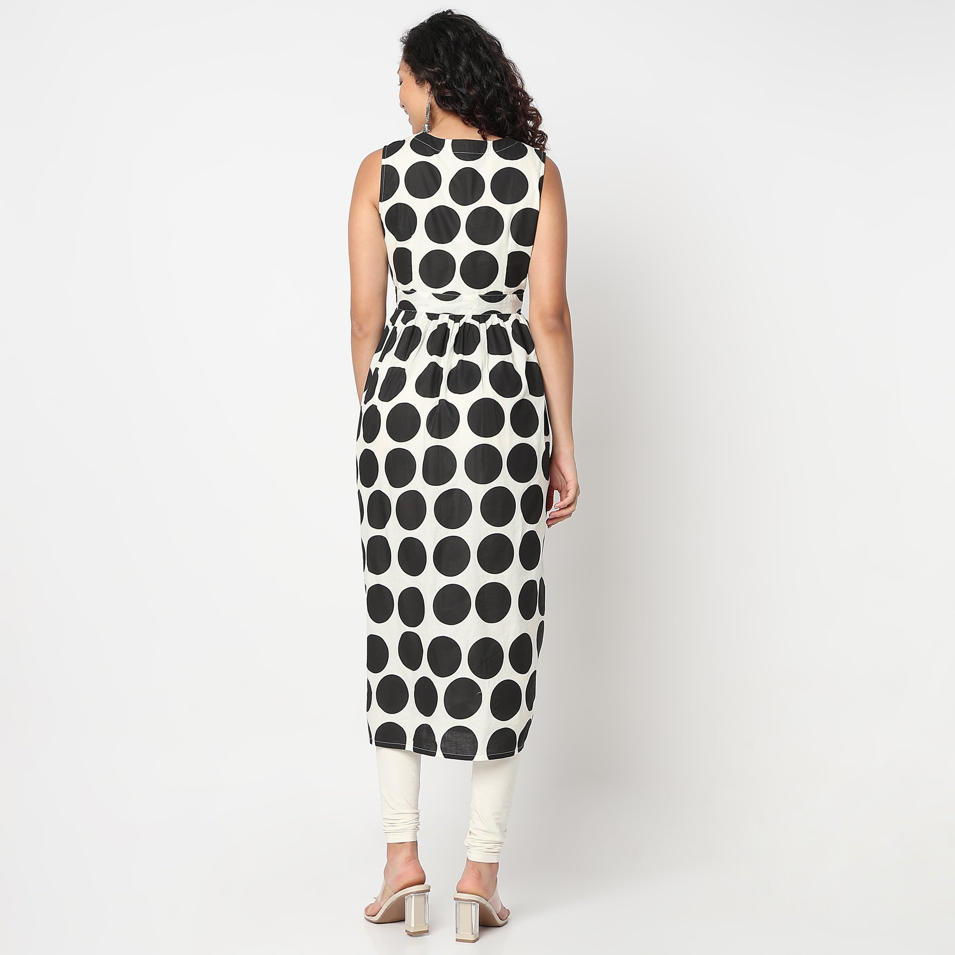 Polka Dot Print V-Neck Sleeveless Kurta 