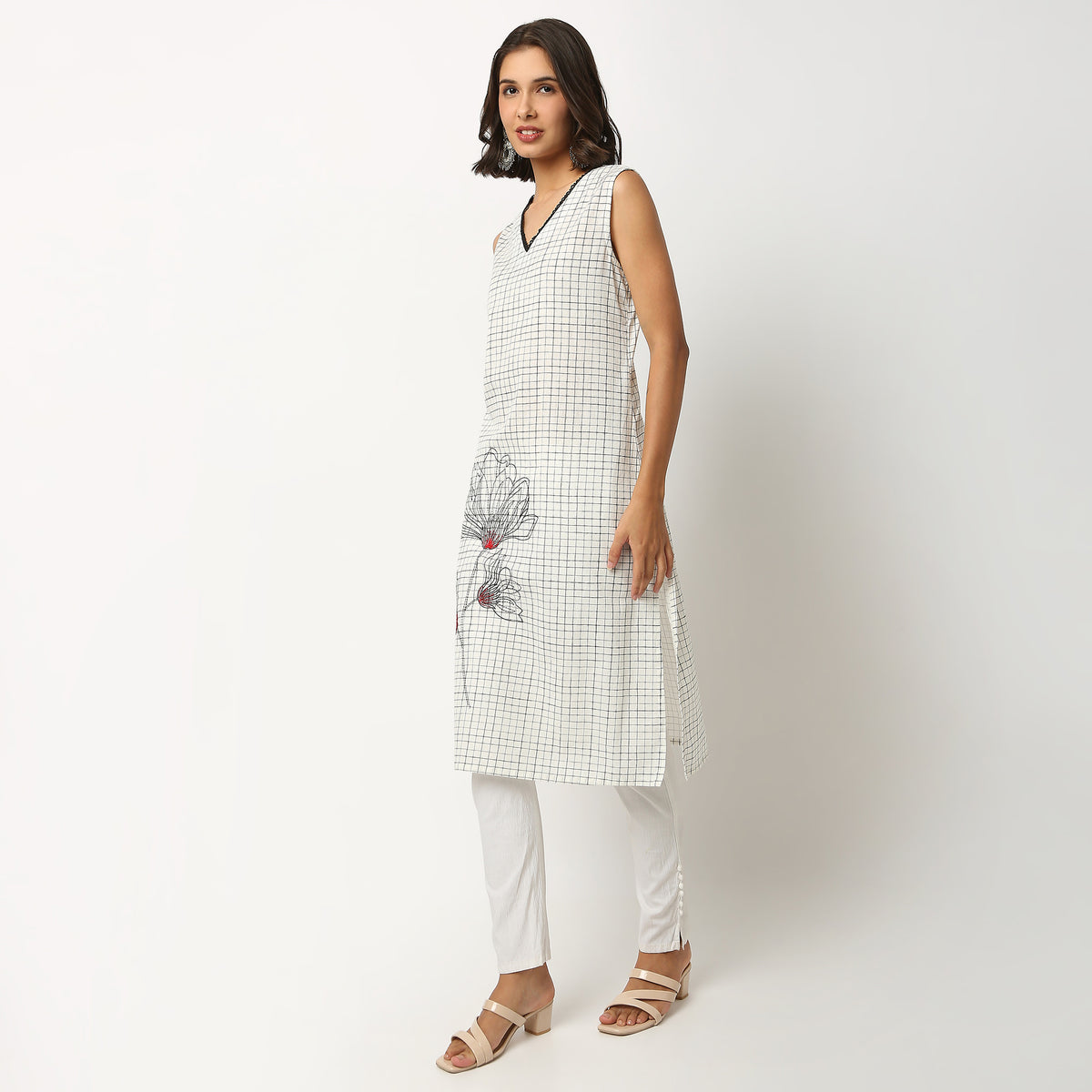 Buy Women Flare Fit Checkered Sleeveless Kurta  - Style Union