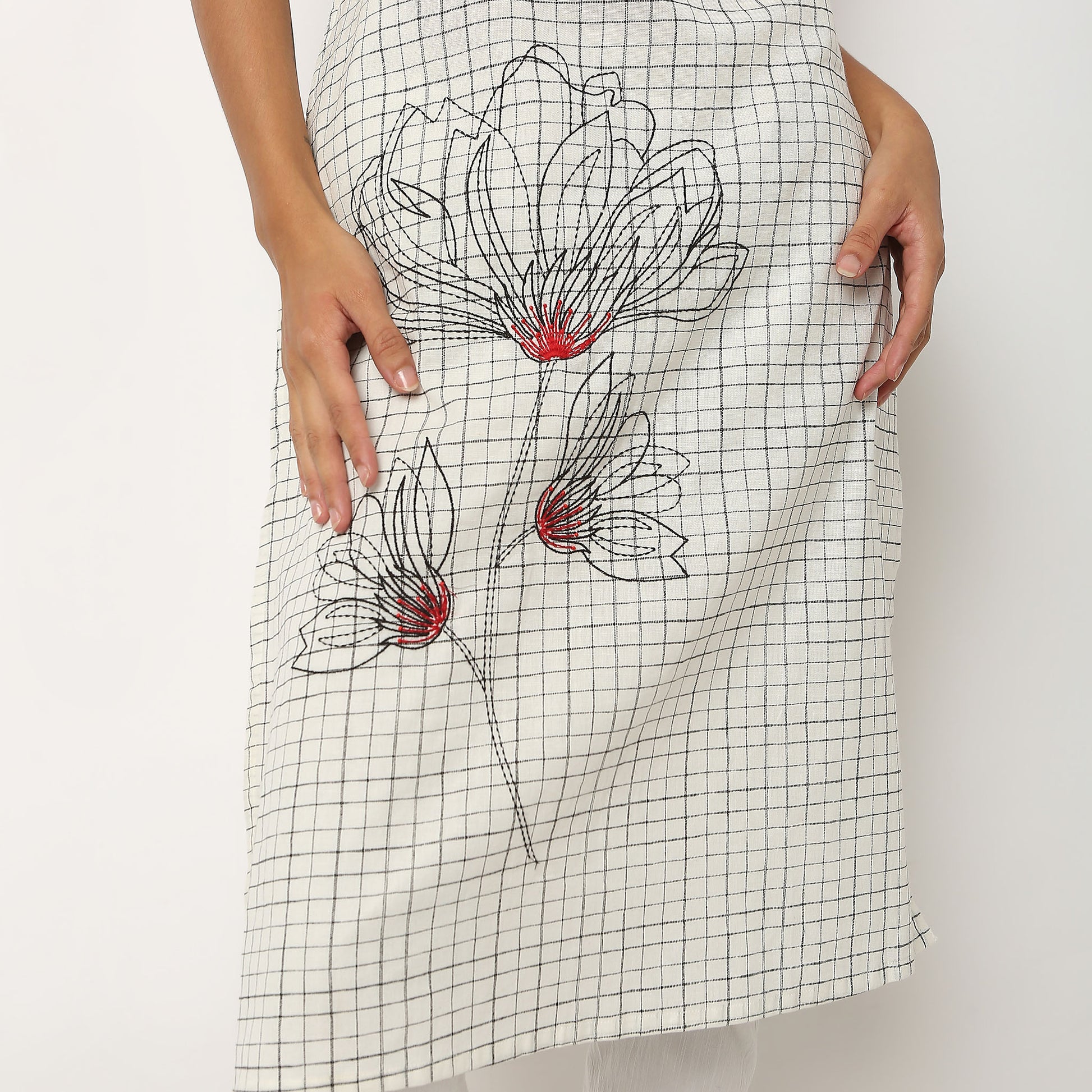 Buy Women Flare Fit Checkered Sleeveless Kurta  - Style Union