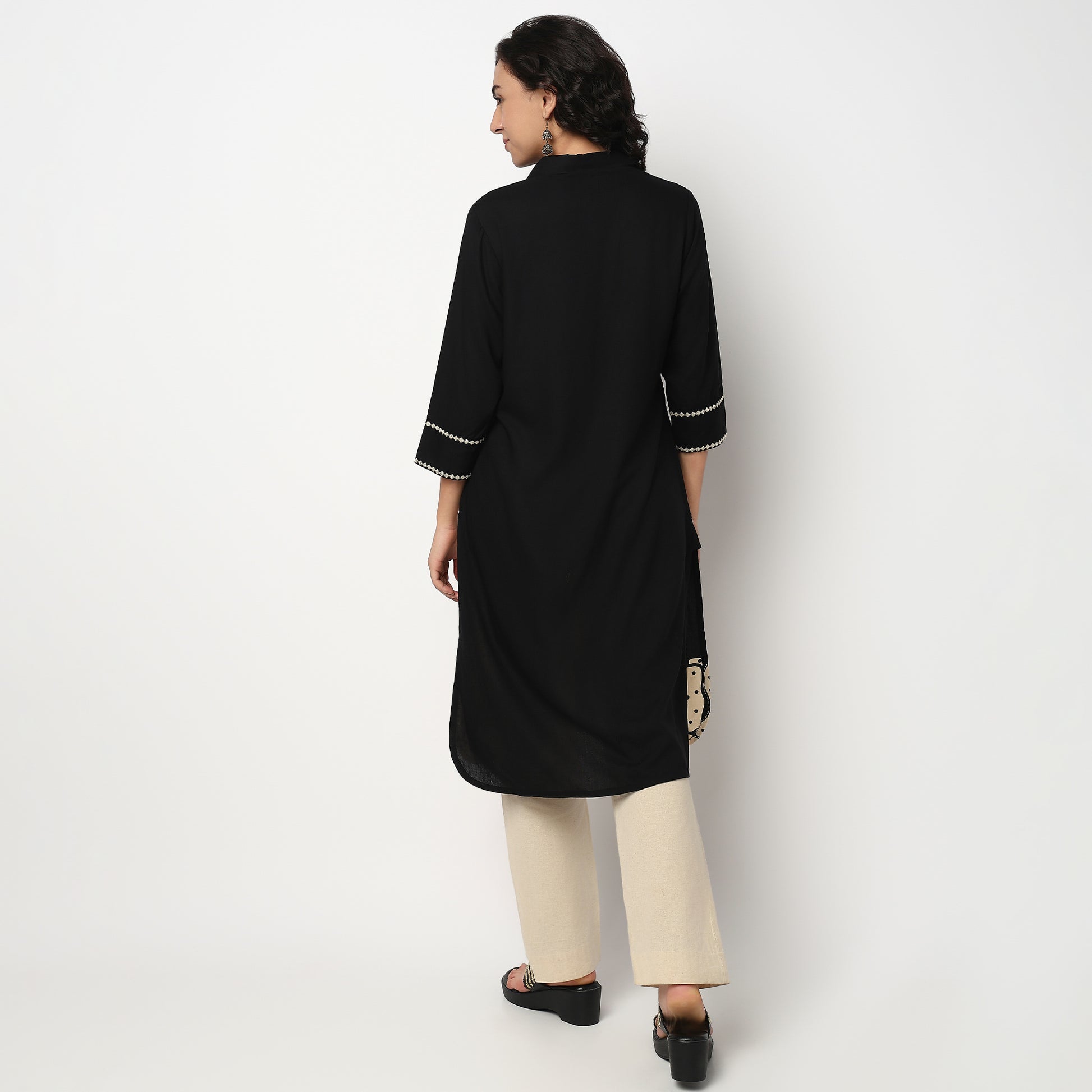 Buy Women Straight Fit Printed Three-Fourth Sleeve Kurta  - Style Union