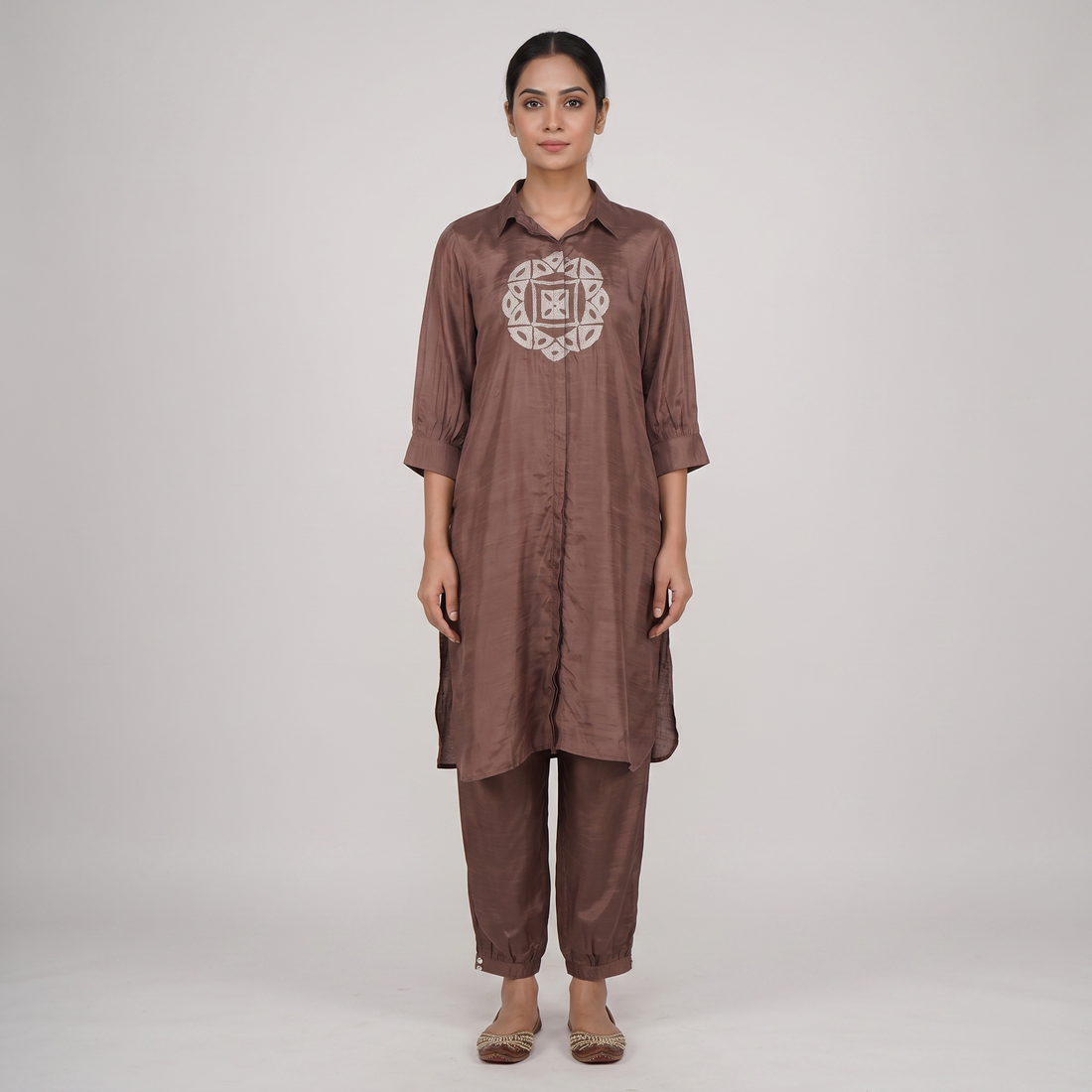 Motifs Knee Length Straight Kurta