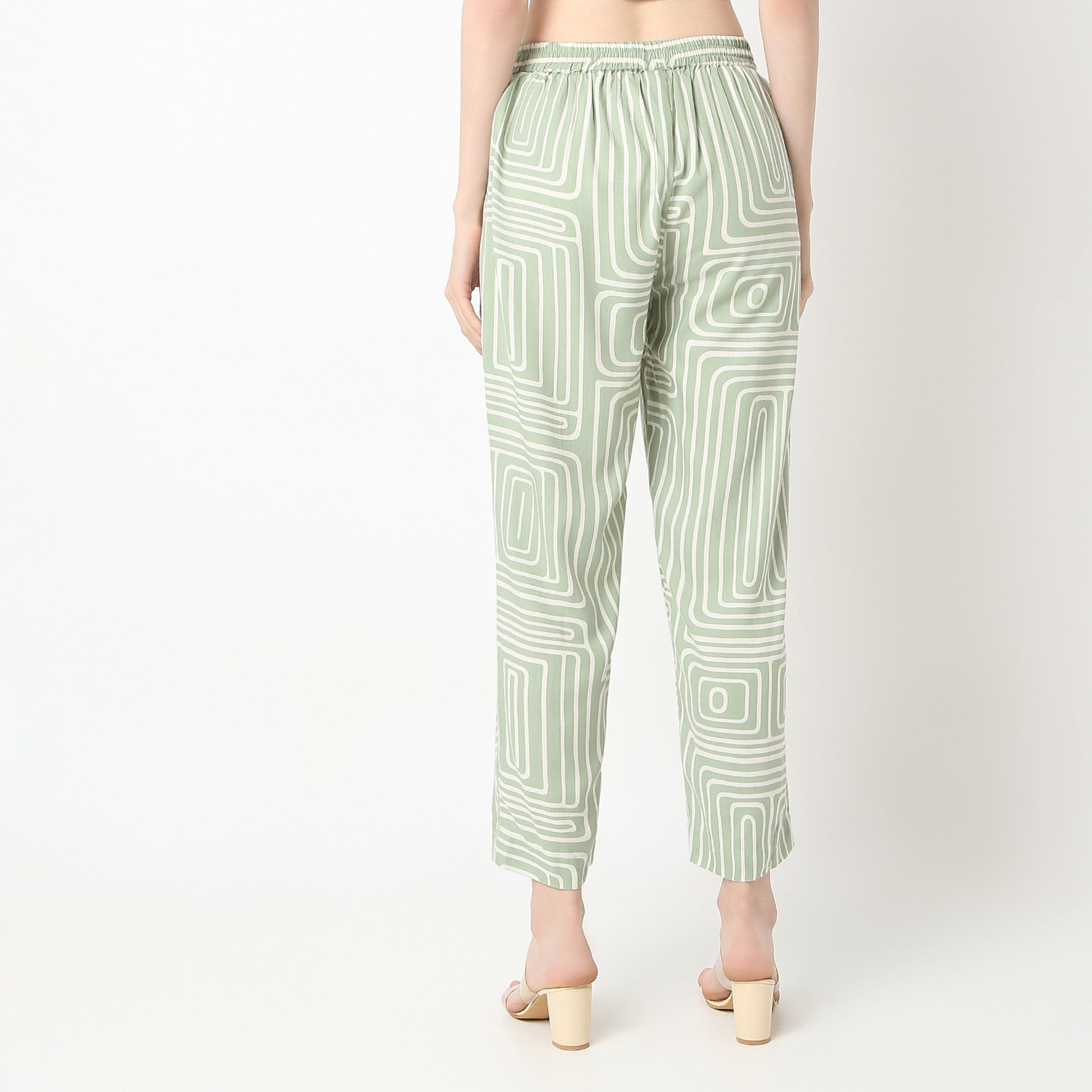 Straight Fit Printed Mid Rise Pants