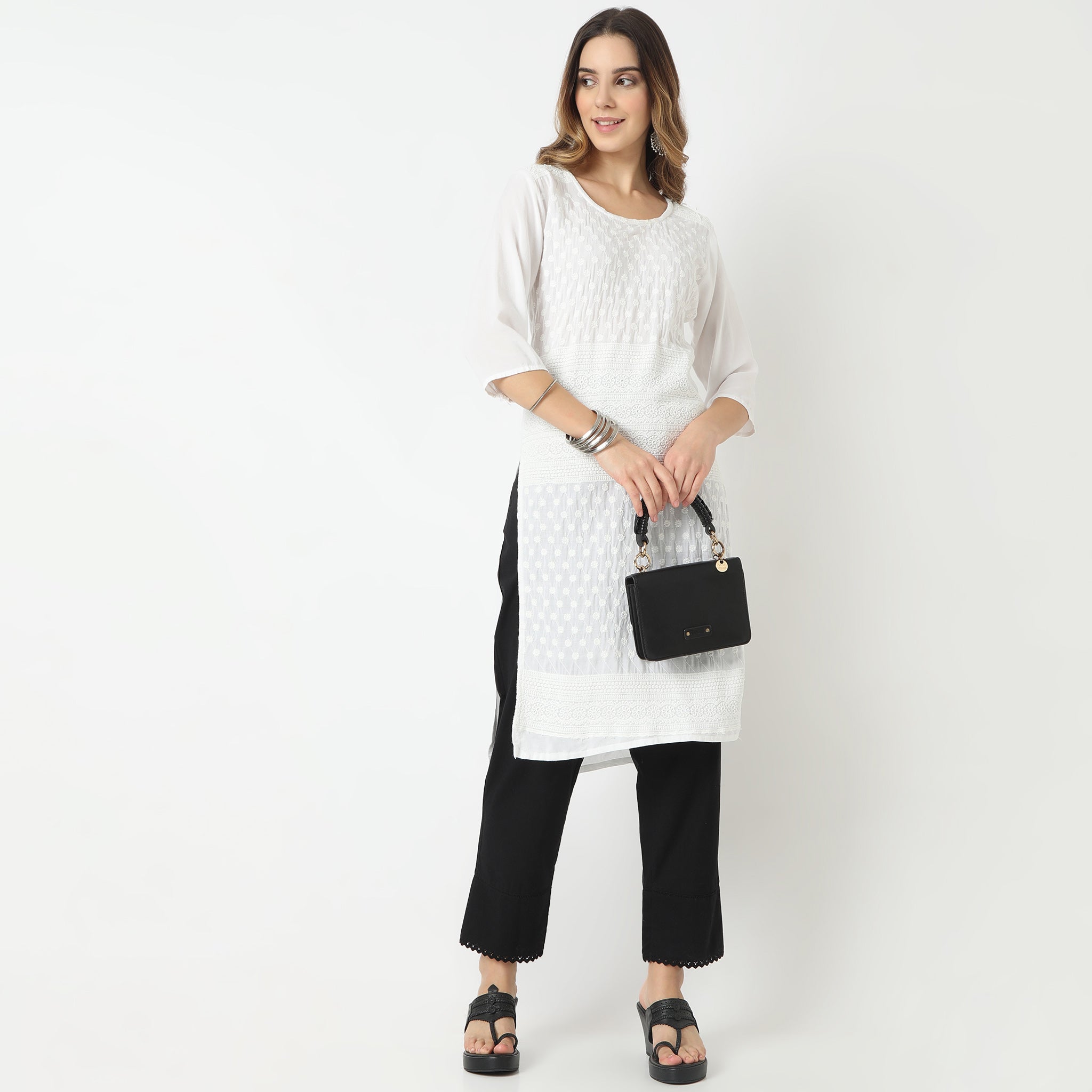 Straight Fit Solid Ankle Length Mid Rise Pants