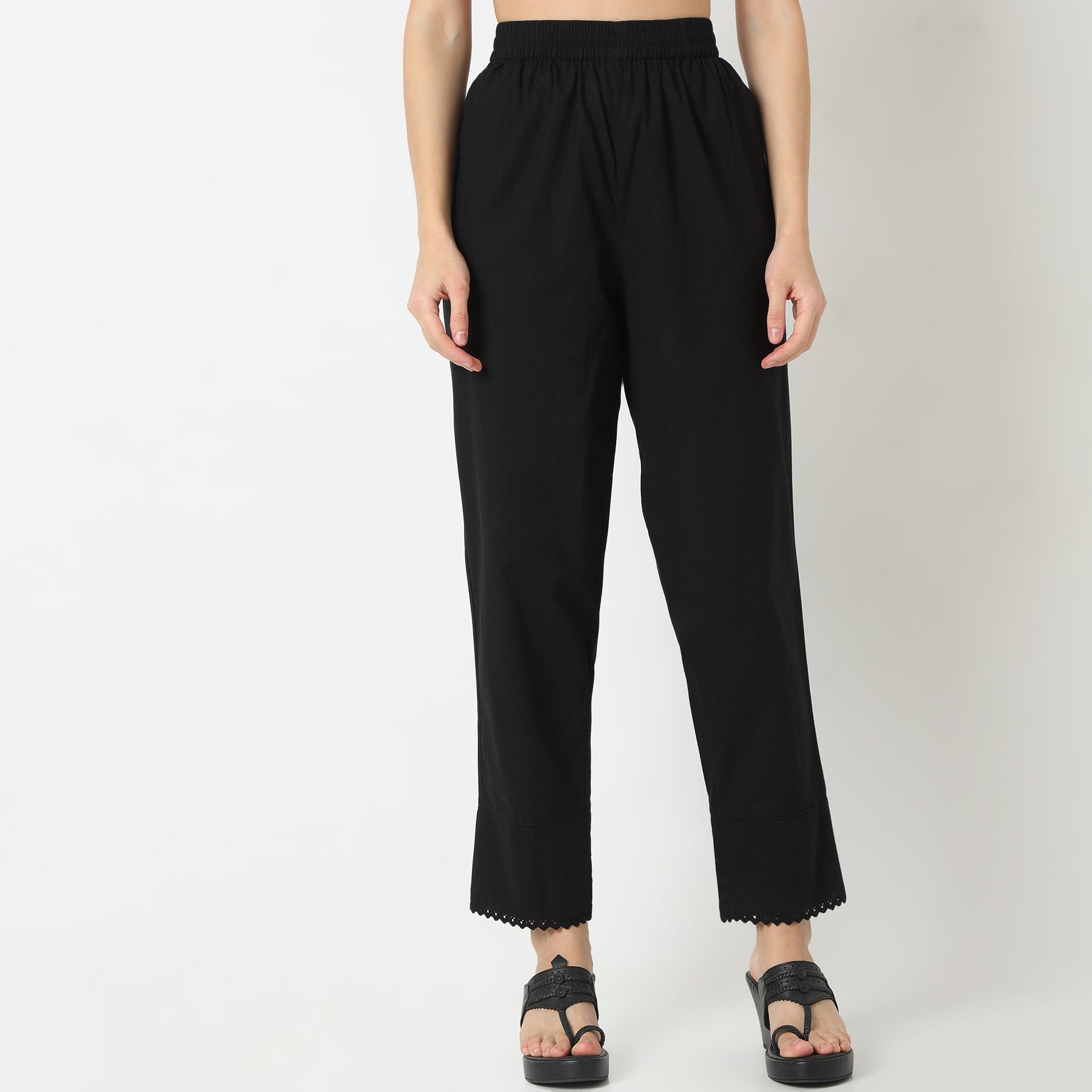 Straight Fit Solid Ankle Length Mid Rise Pants