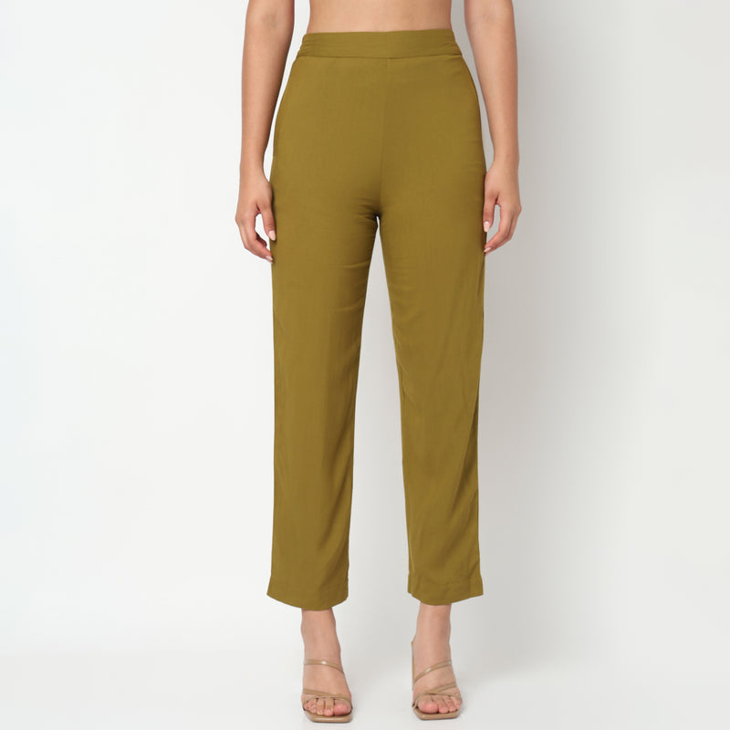 Straight Fit Solid Mid Rise Pants