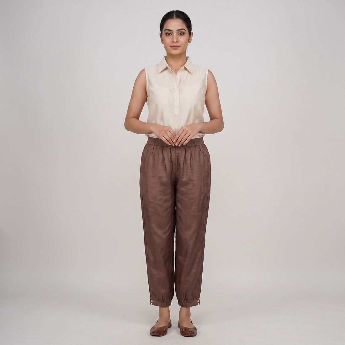 Solid Mid Rise Straigth Pants