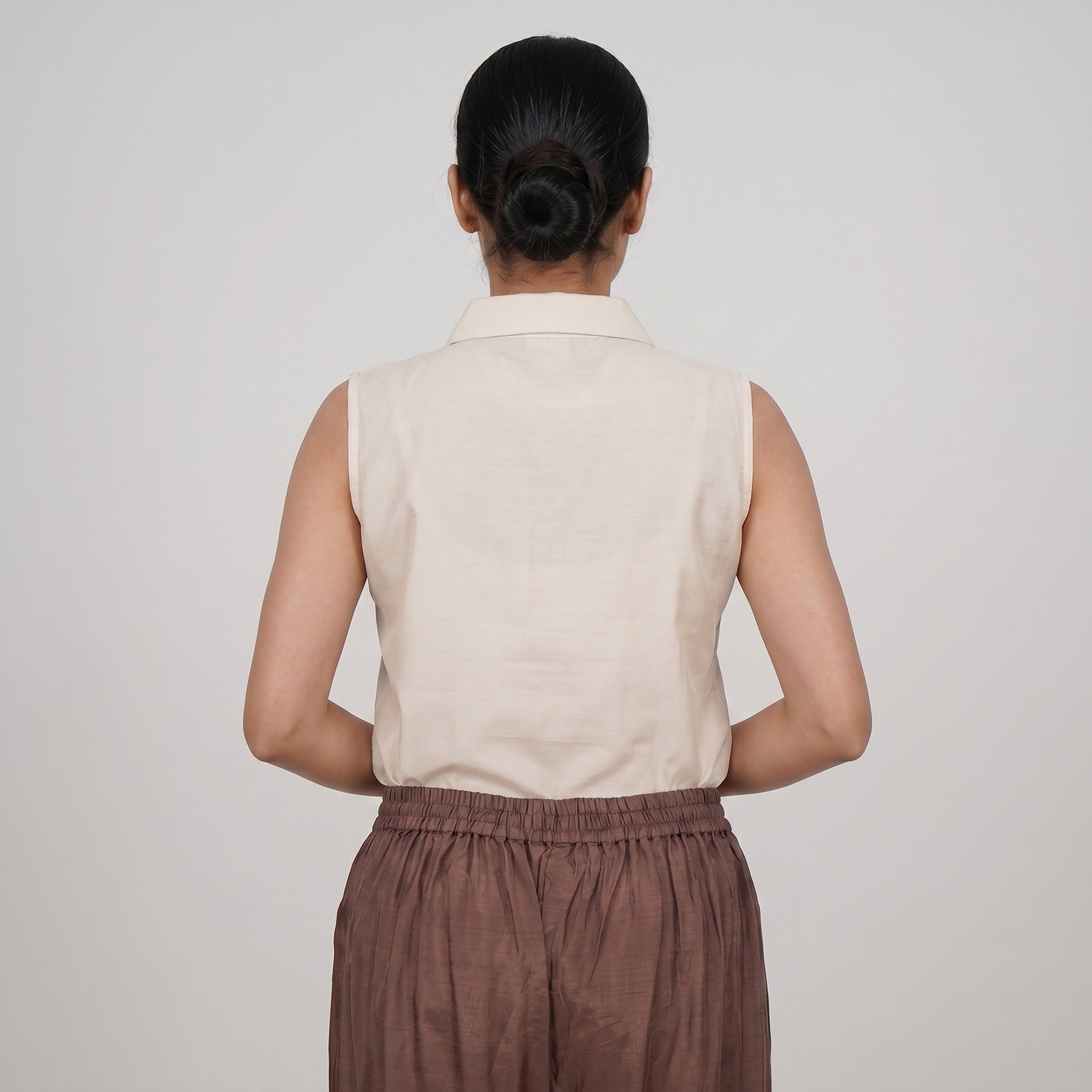 Solid Mid Rise Straigth Pants