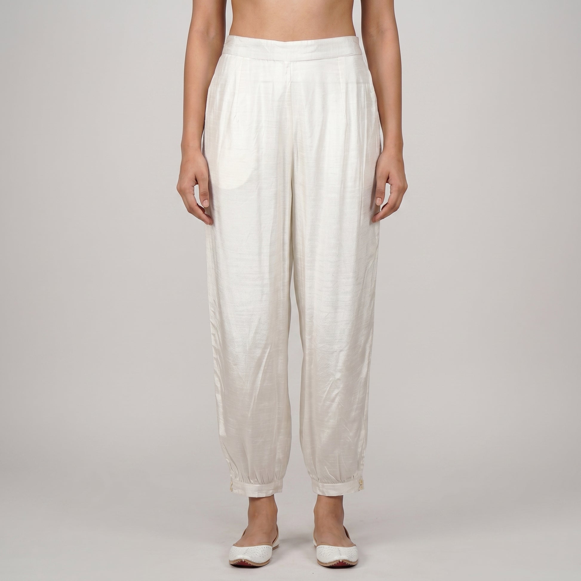Solid Mid Rise Straigth Pants