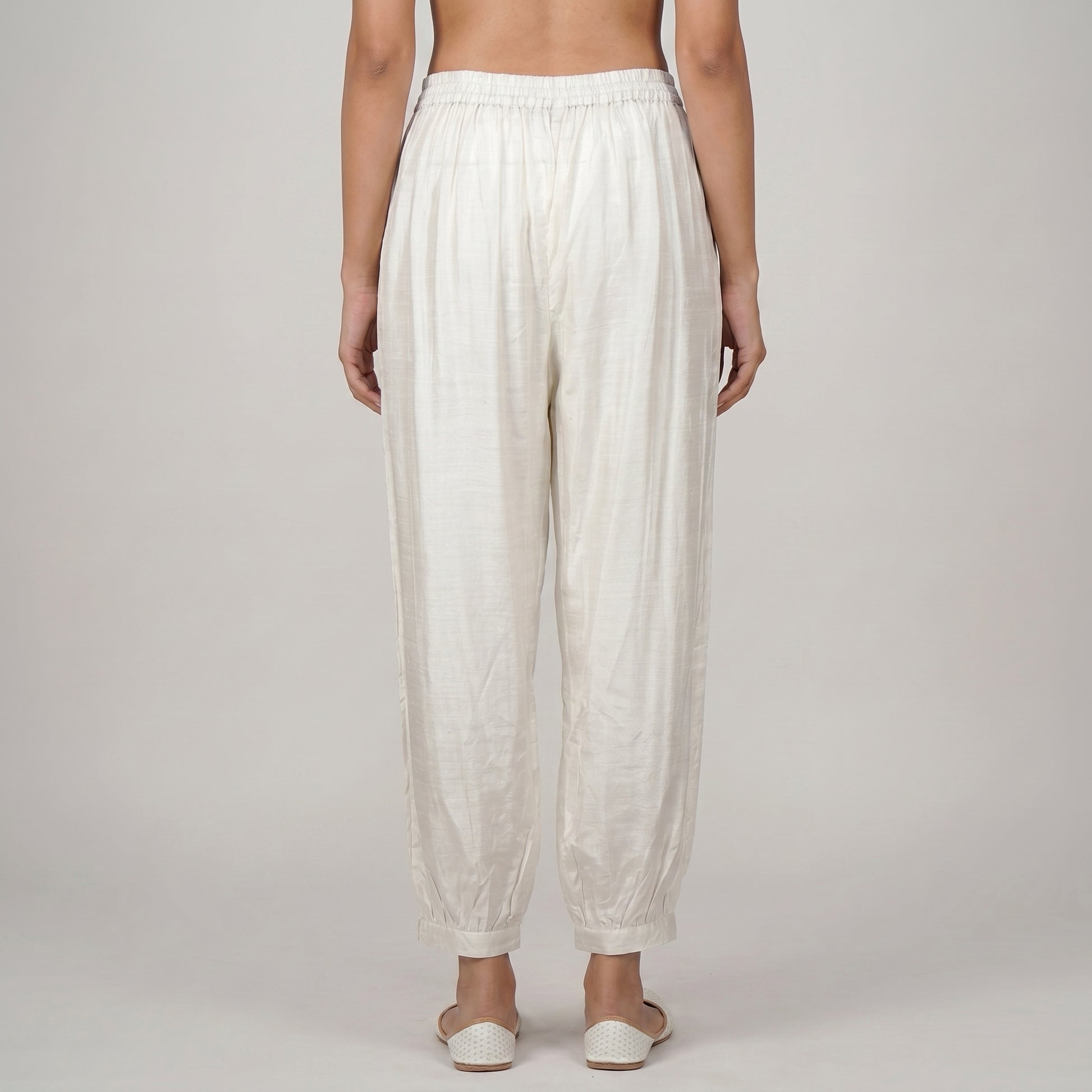 Solid Mid Rise Straigth Pants