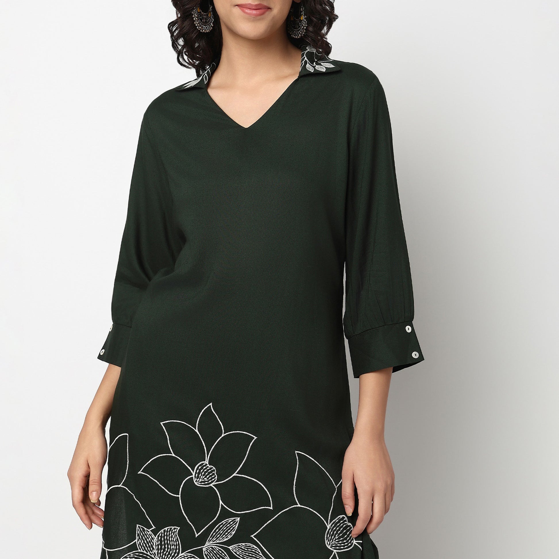 Buy Women Straight Fit Solid Three-Fourth Sleeve Kurta with Pant Set  - Style Union