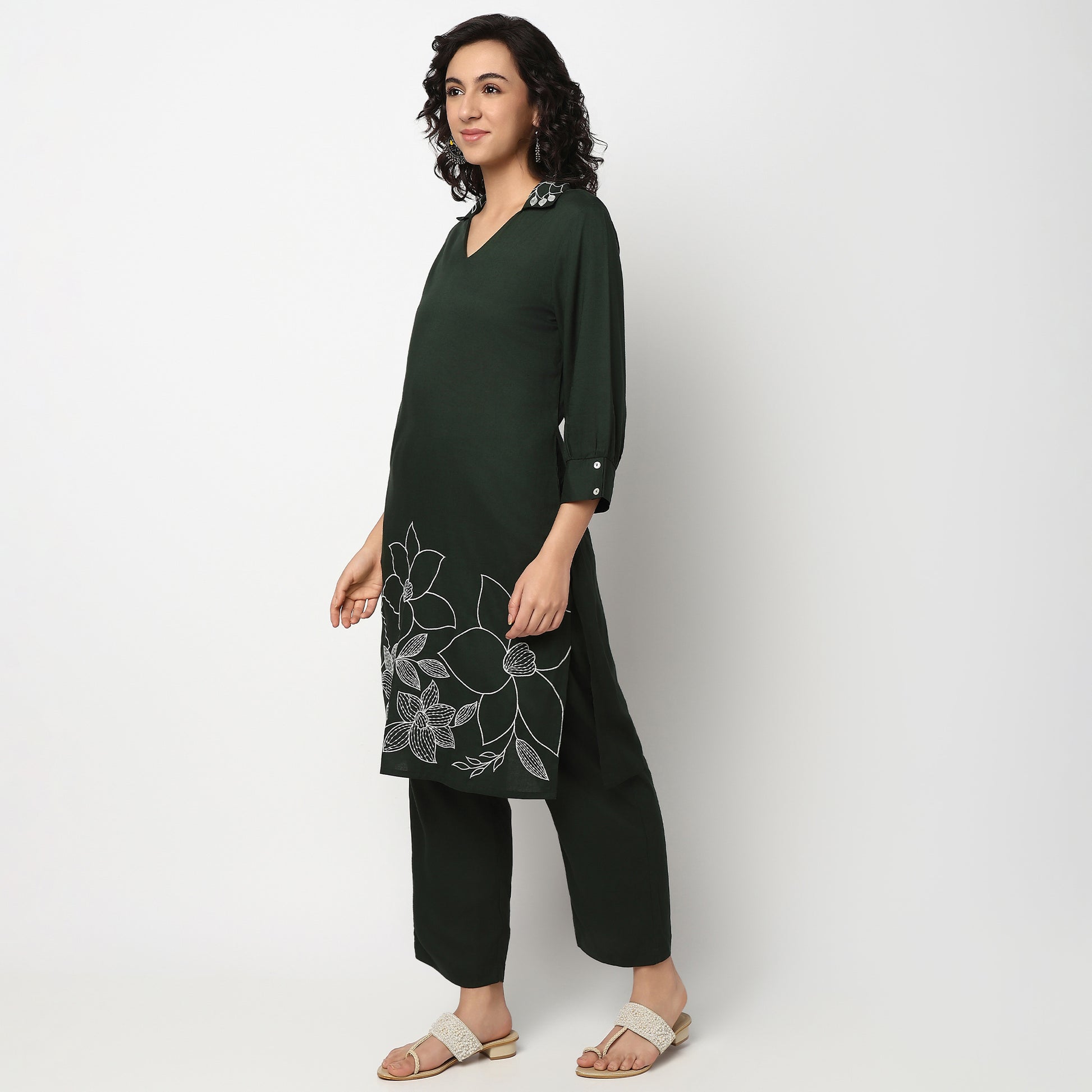 Buy Women Straight Fit Solid Three-Fourth Sleeve Kurta with Pant Set  - Style Union