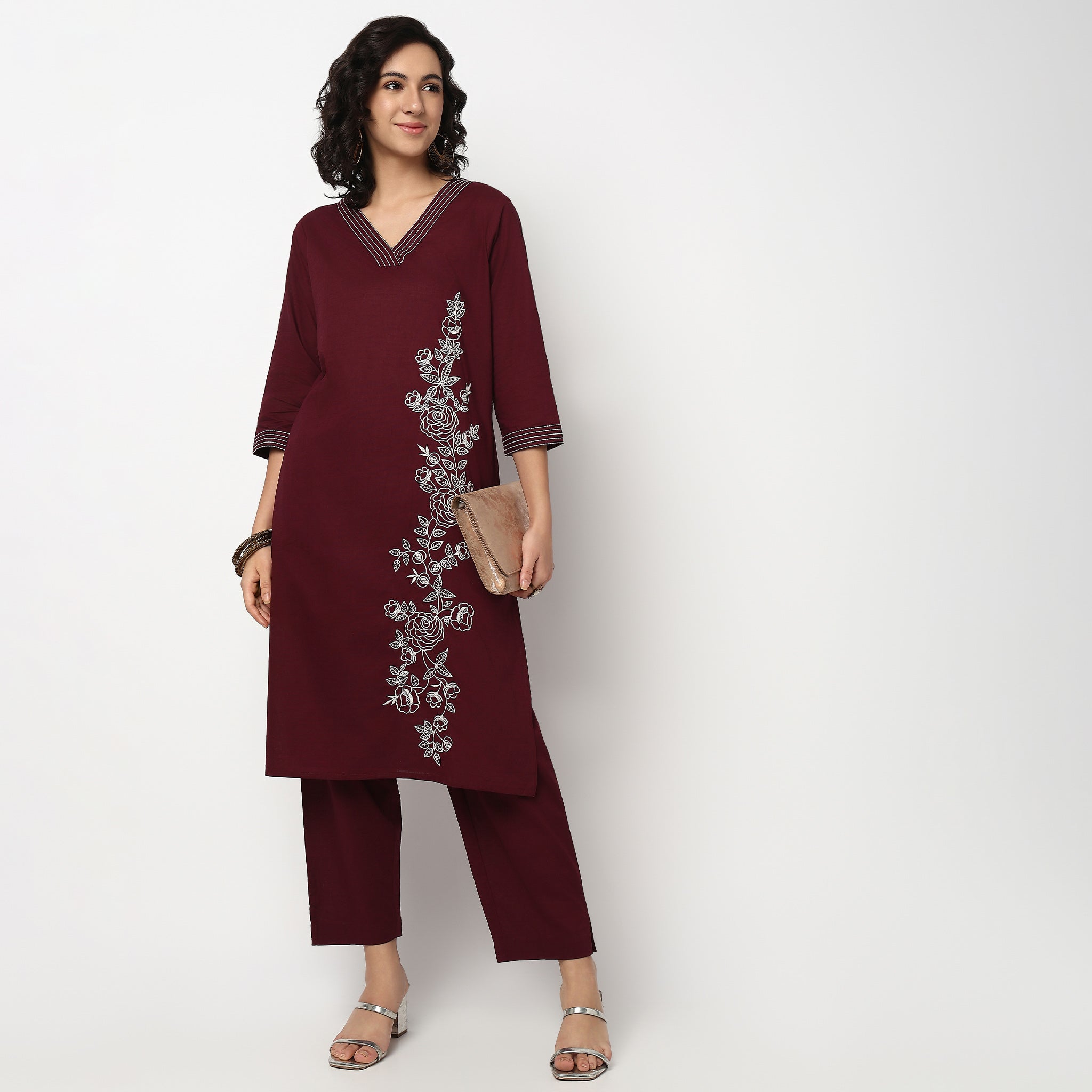 Buy Women Straight Fit Embroidered Three-Fourth Sleeve Kurta with Pant Set  - Style Union