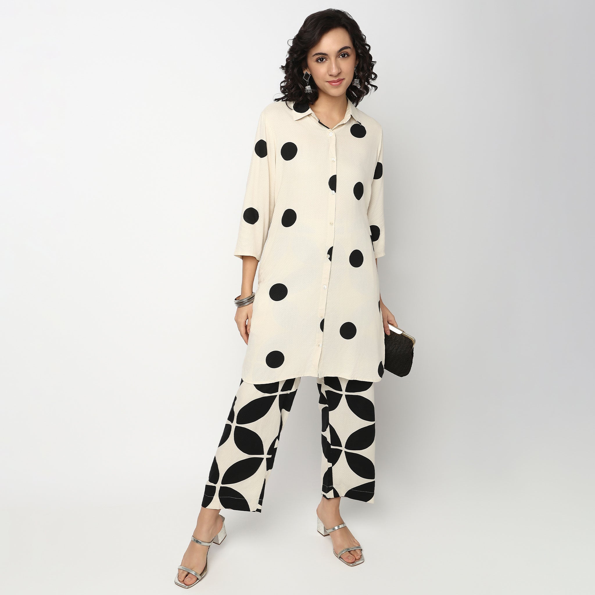 Buy Women Straight Fit Printed Three-Fourth Sleeve Kurta with Pant Set  - Style Union