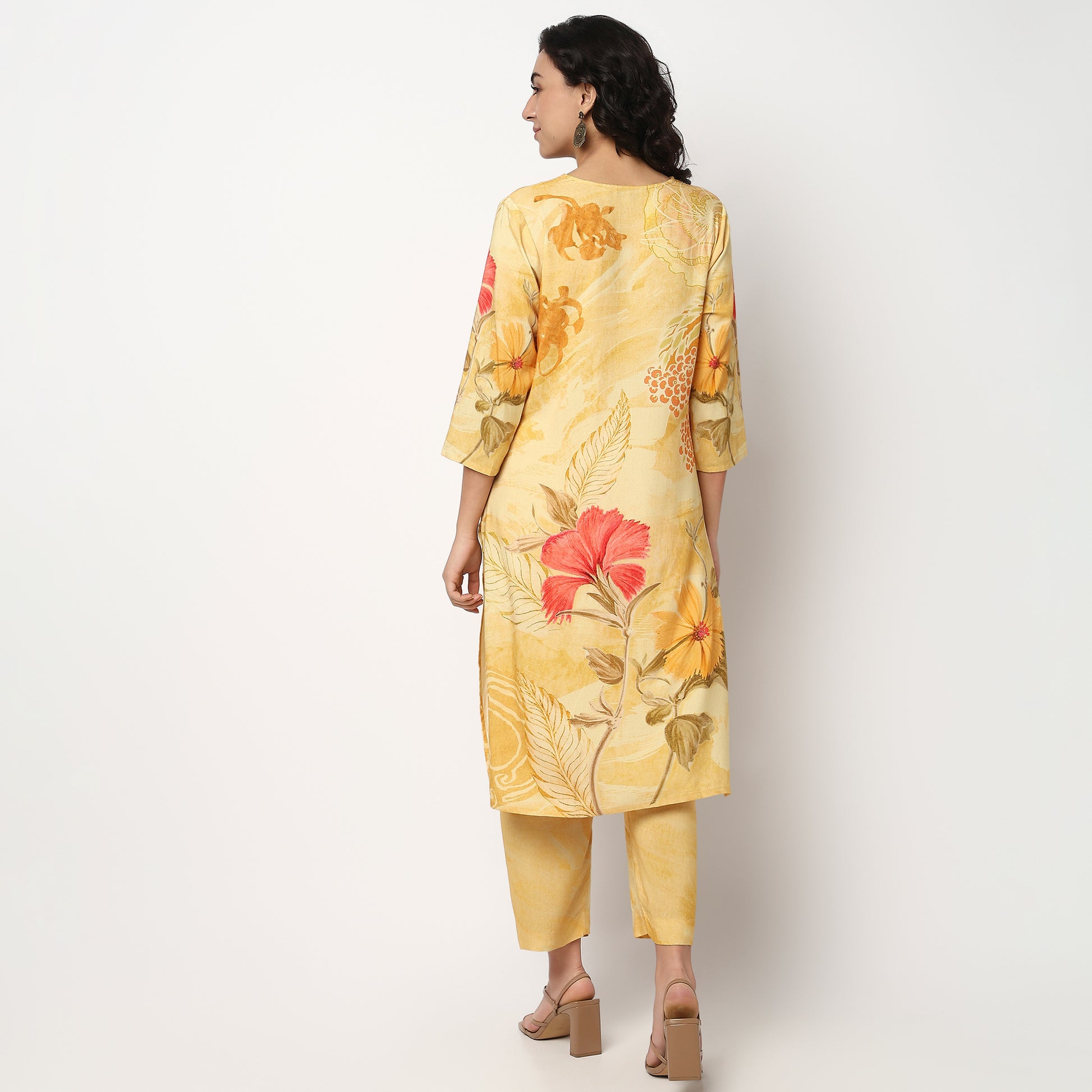 Buy Women Straight Fit Printed Three-Fourth Sleeve Kurta with Pant Set  - Style Union