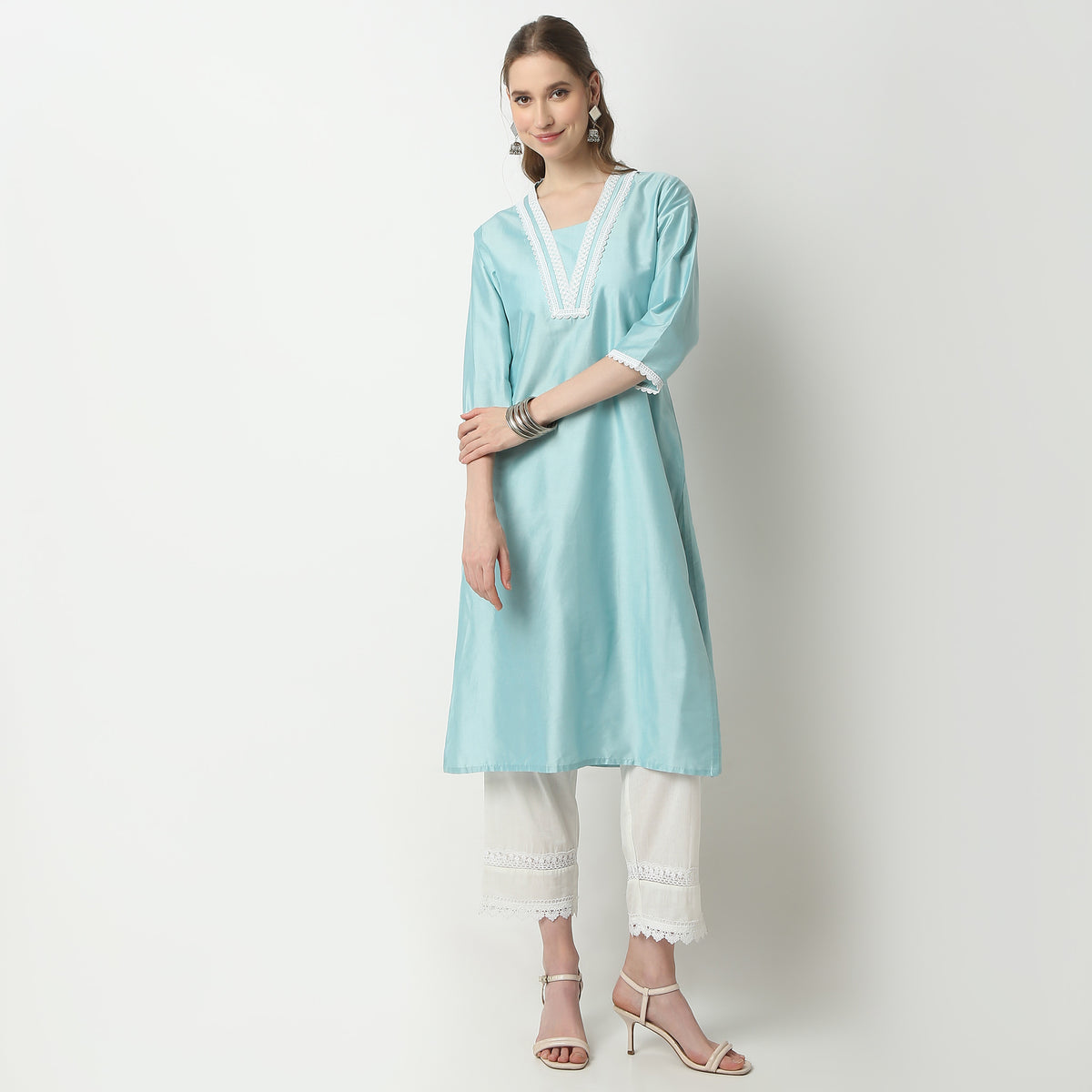 Straight Fit Solid V-Neck Kurta