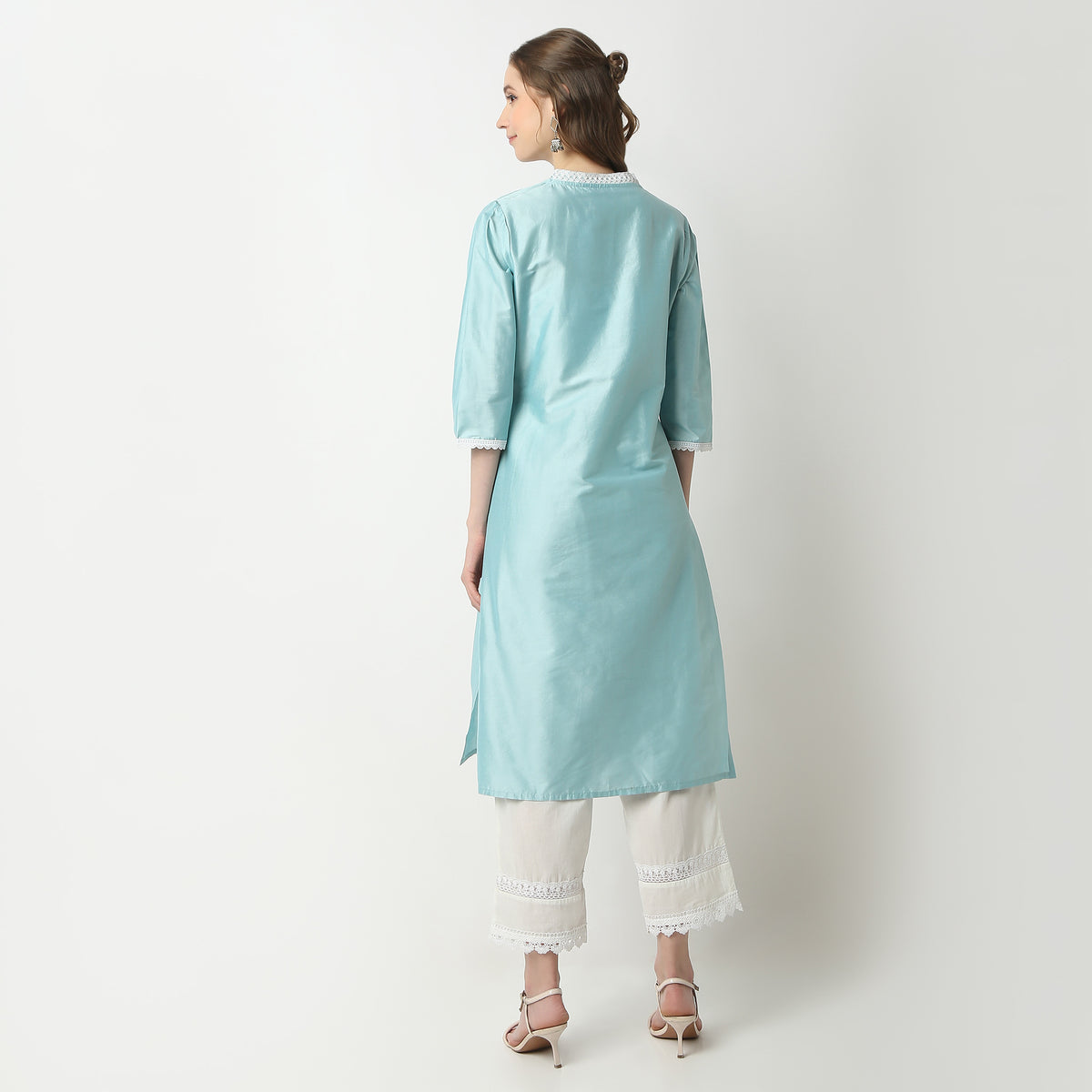 Straight Fit Solid V-Neck Kurta