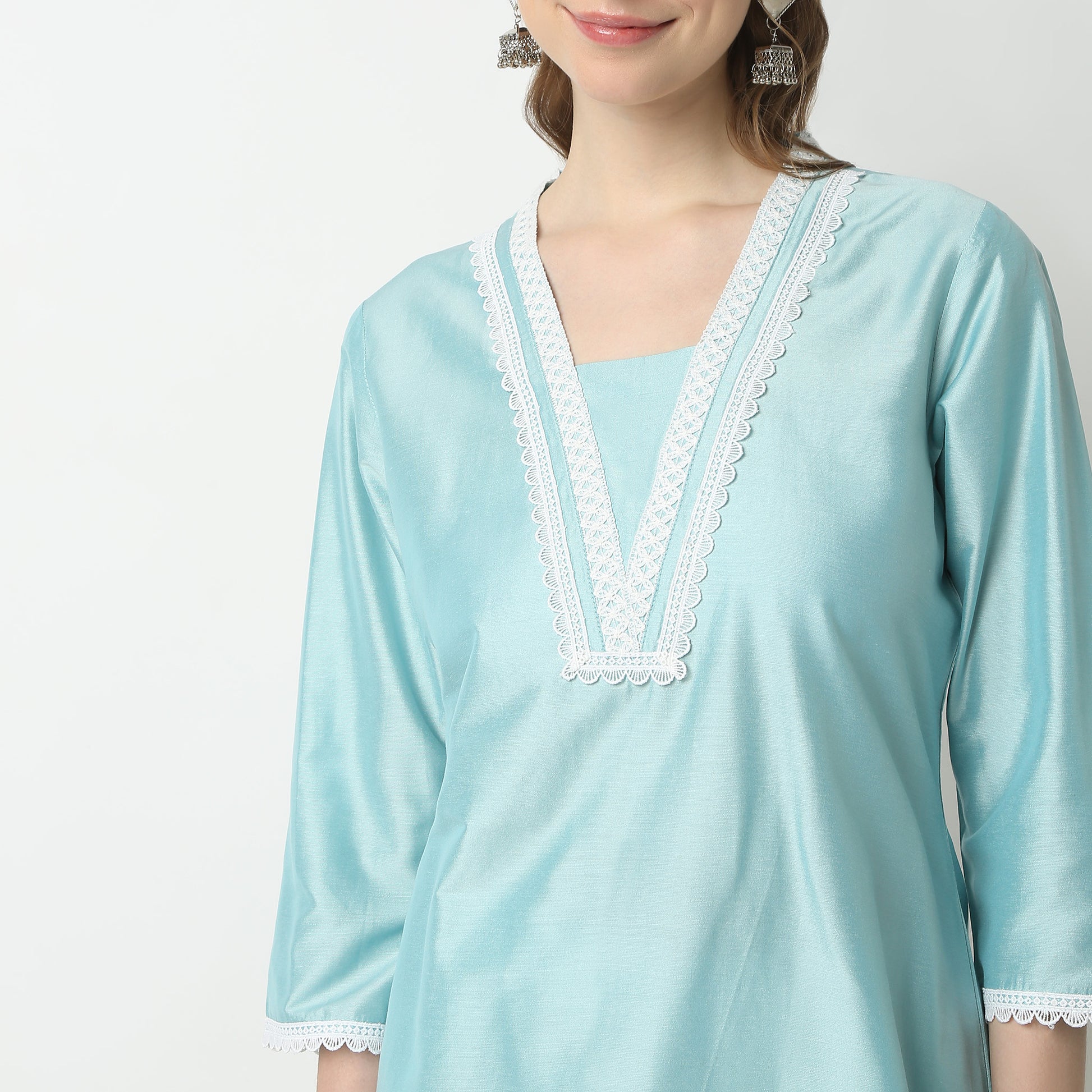 Straight Fit Solid V-Neck Kurta