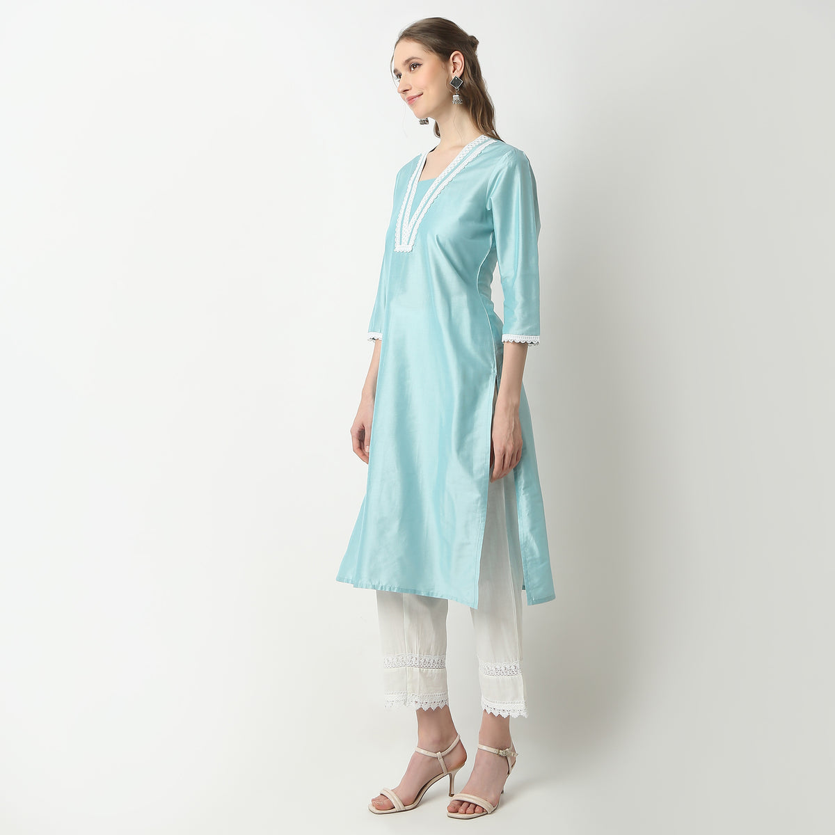 Straight Fit Solid V-Neck Kurta