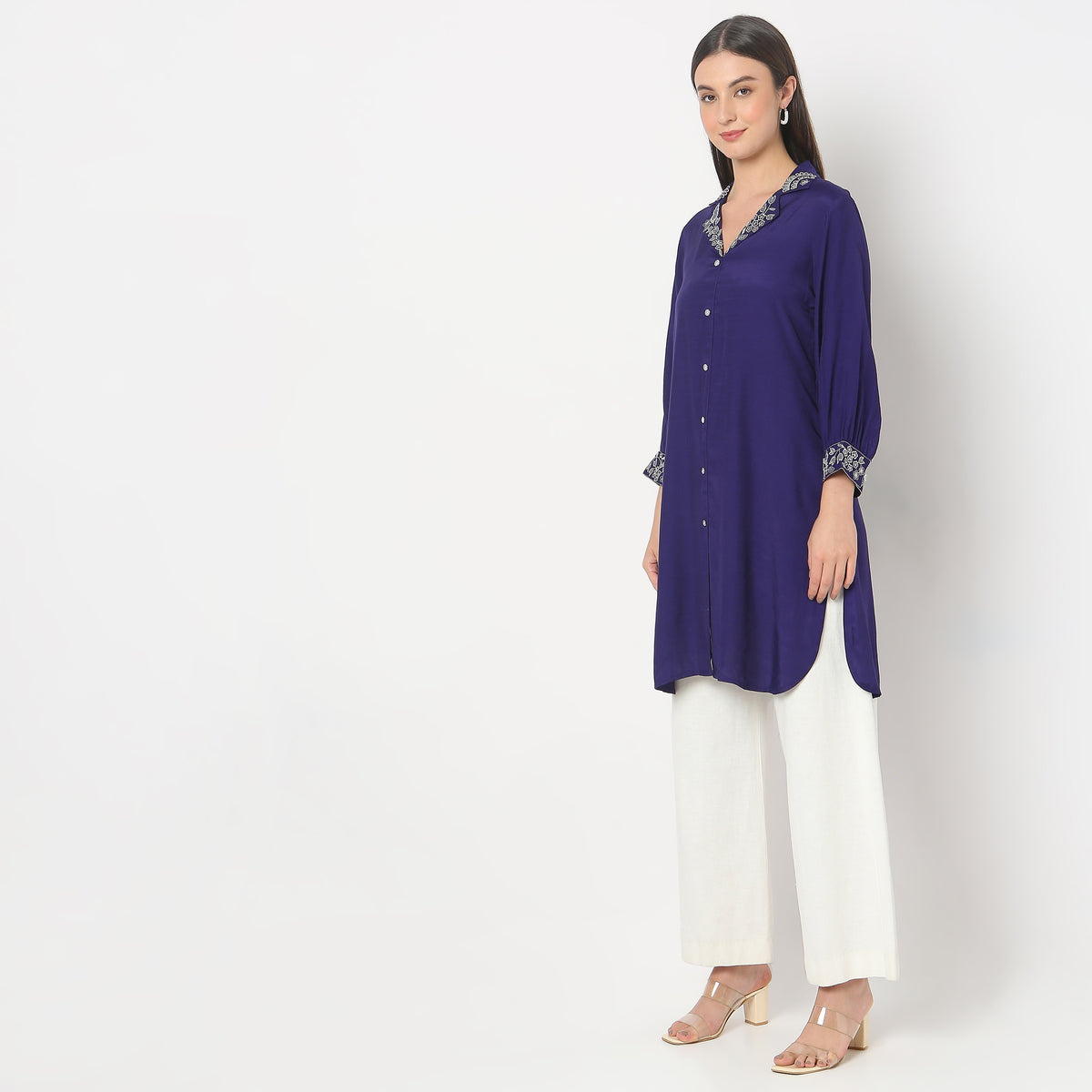 Straight Fit Embroidered Kurta