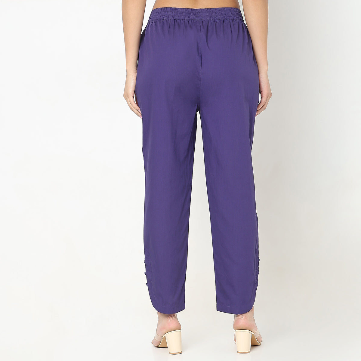 Regular Fit Solid Mid Rise Pants