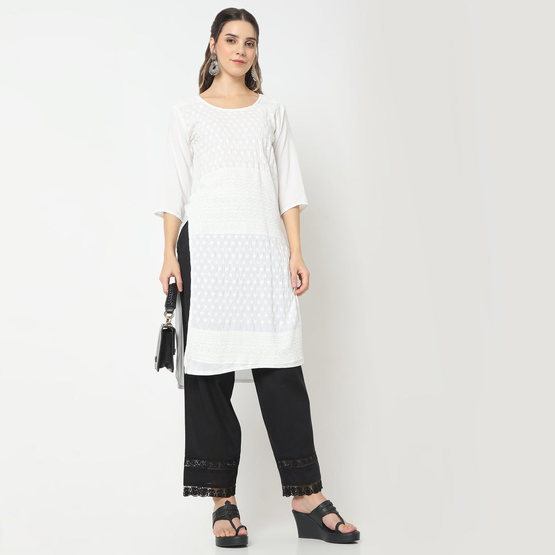 Straight Fit Solid Ankle Length Mid Rise Pants
