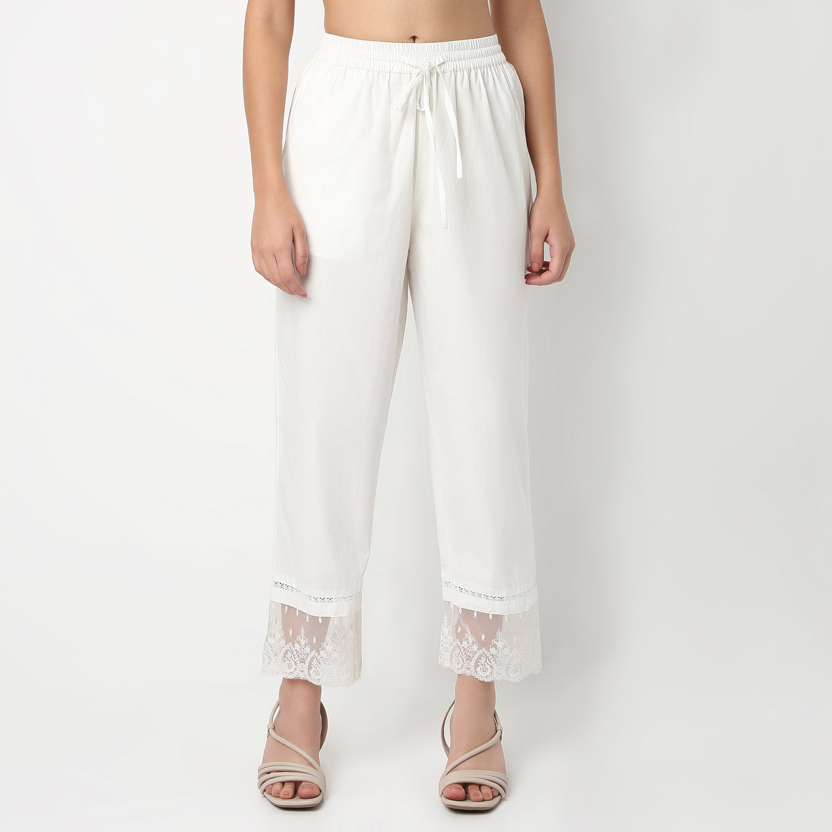 Straight Fit Solid Ankle Length Mid Rise Pants