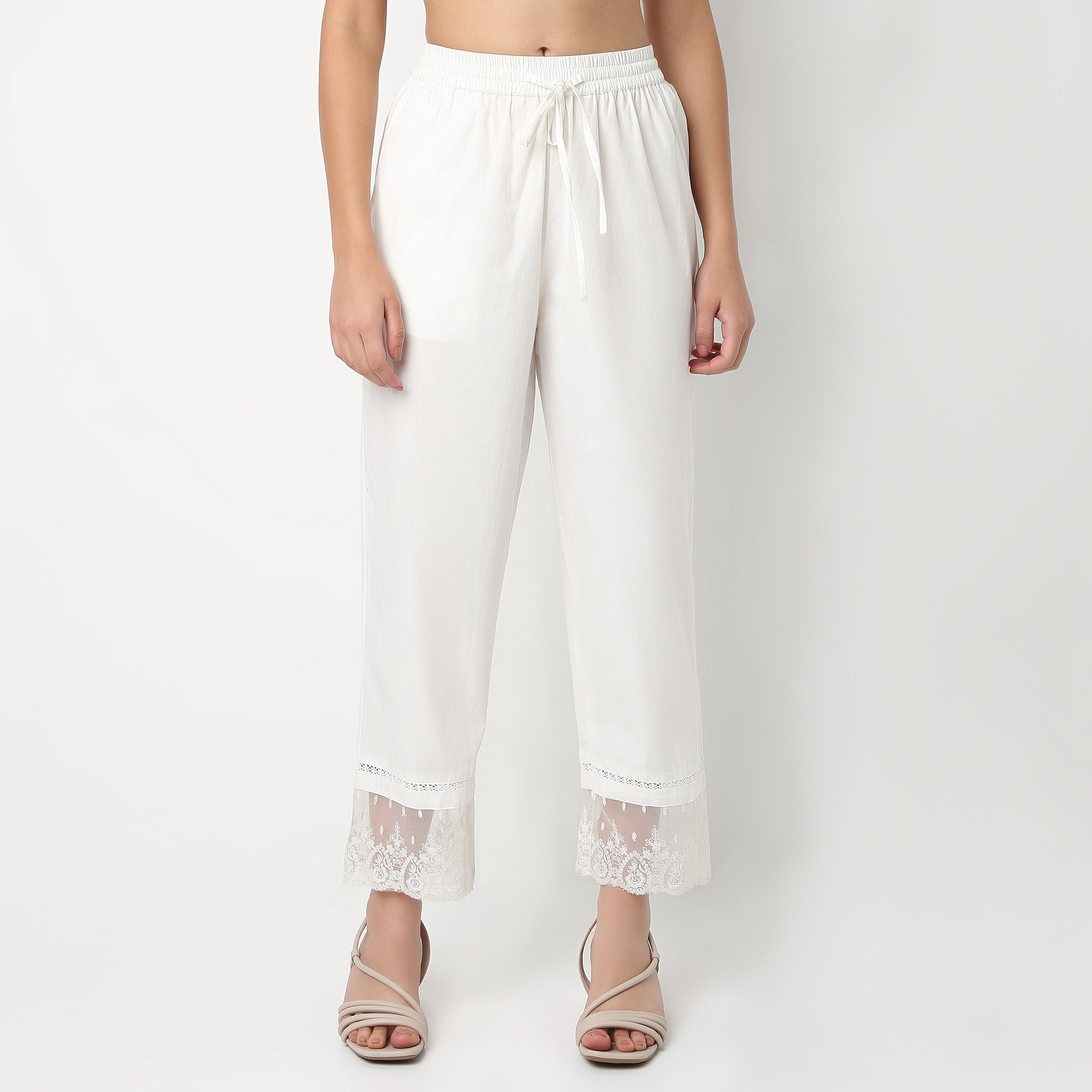 Straight Fit Solid Ankle Length Mid Rise Pants