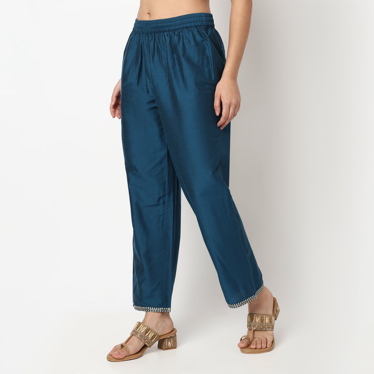 Buy Women Straight Fit Solid Ankle Length Mid Rise Pants  - Style Union