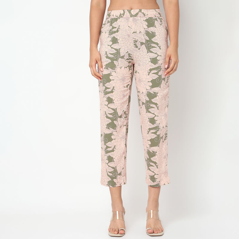 Printed Mid Rise Cord-It Pant