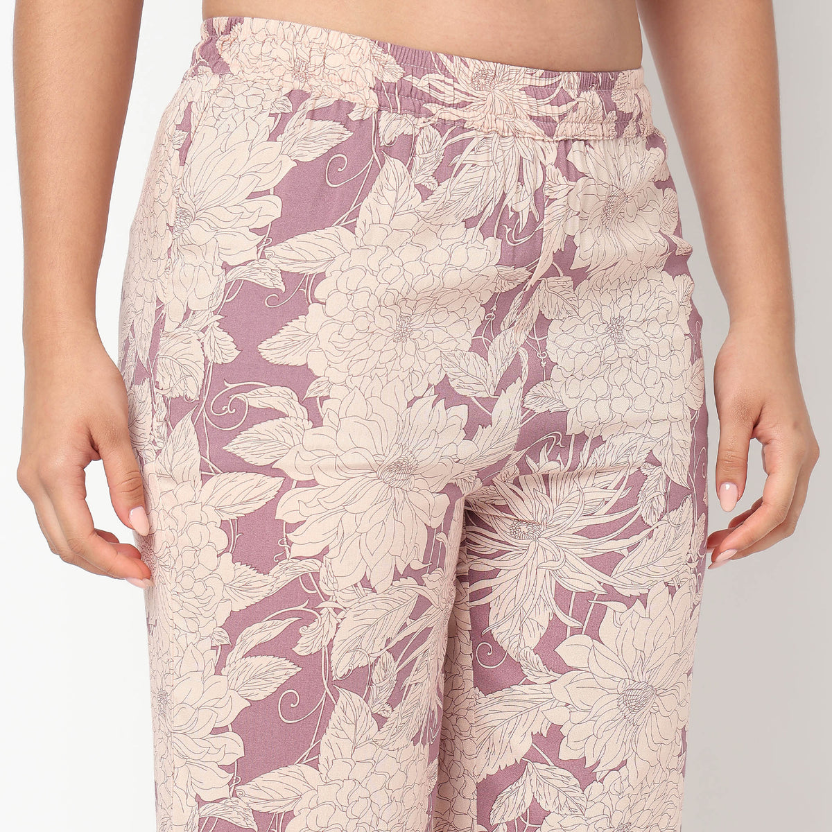 Printed Mid Rise Cord-It Pant
