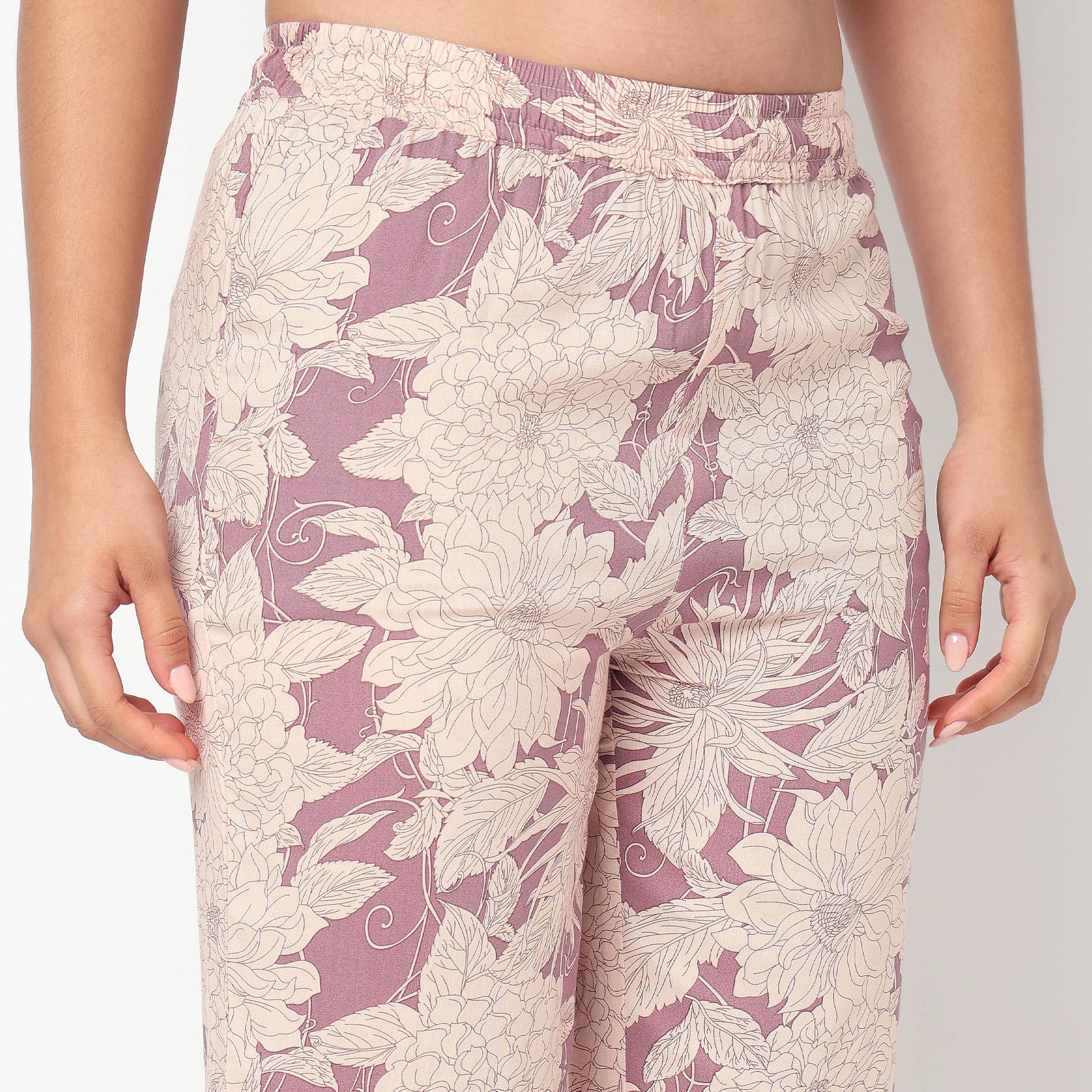 Printed Mid Rise Cord-It Pant