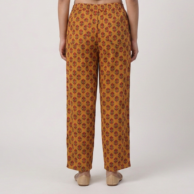 Printed Straight Mid Rise Pants