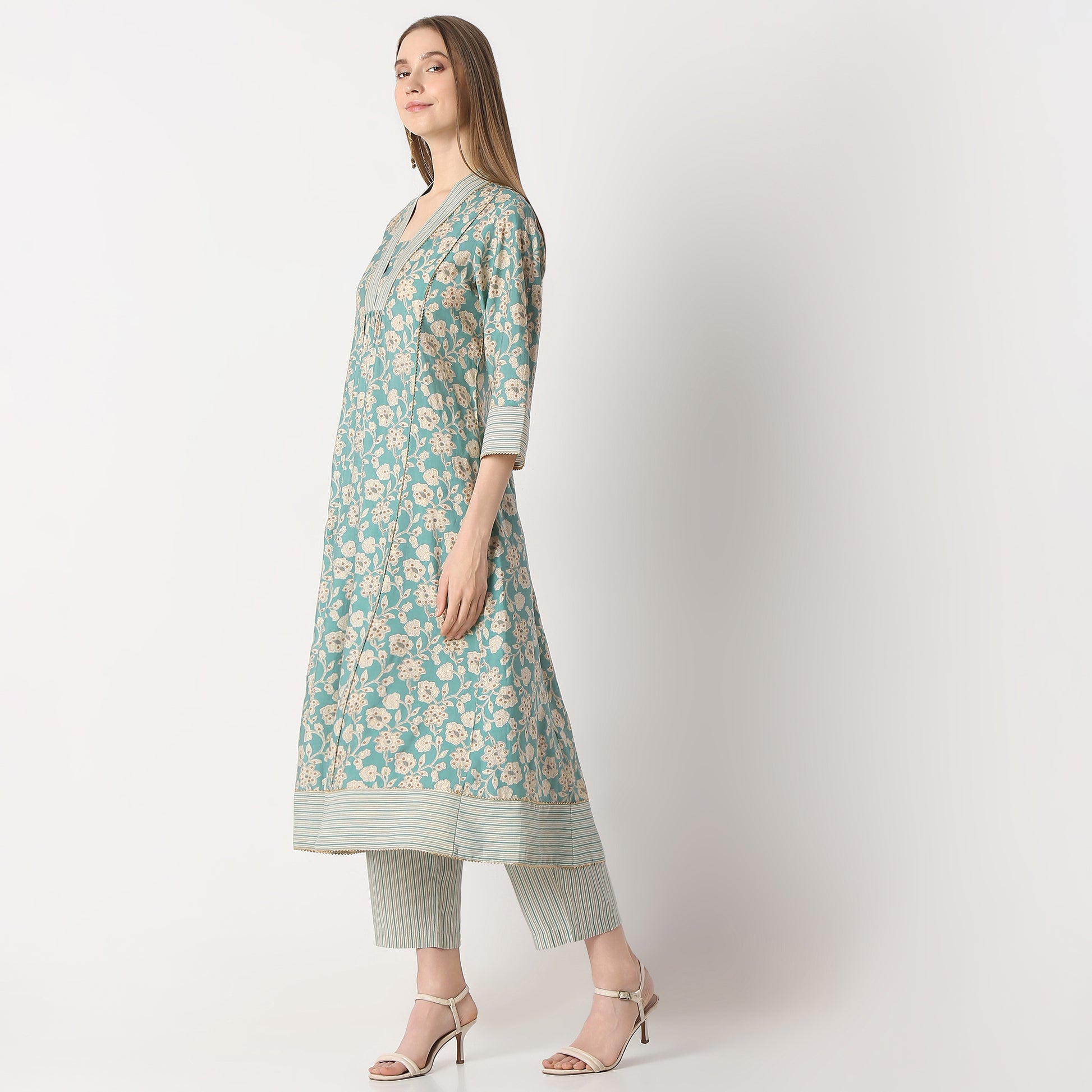 Flare Fit Printed V Neck Kurta with Pant Set