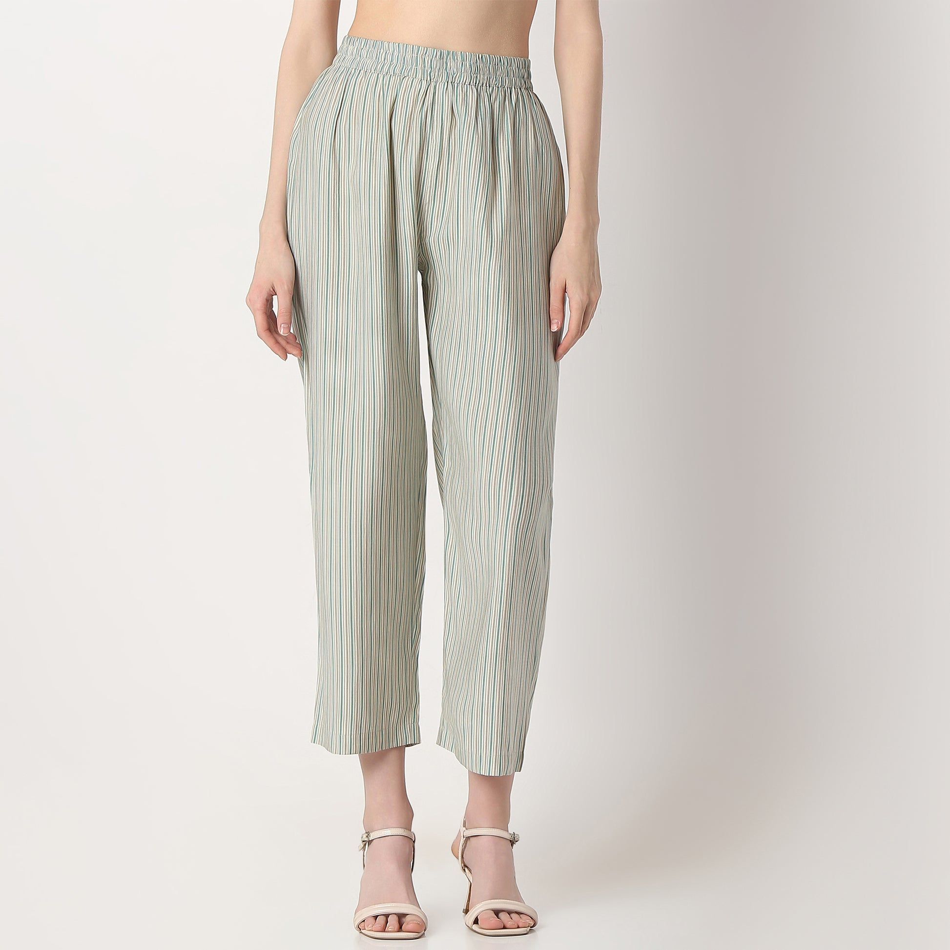 Flare Fit Printed V Neck Kurta with Pant Set