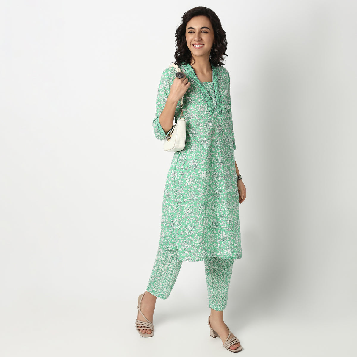 Buy Women Straight Fit Printed Three-Fourth Sleeve Kurta with Pant Set  - Style Union