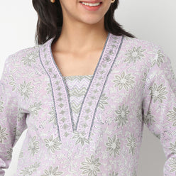 Buy Women Straight Fit Printed Three-Fourth Sleeve Kurta with Pant Set  - Style Union