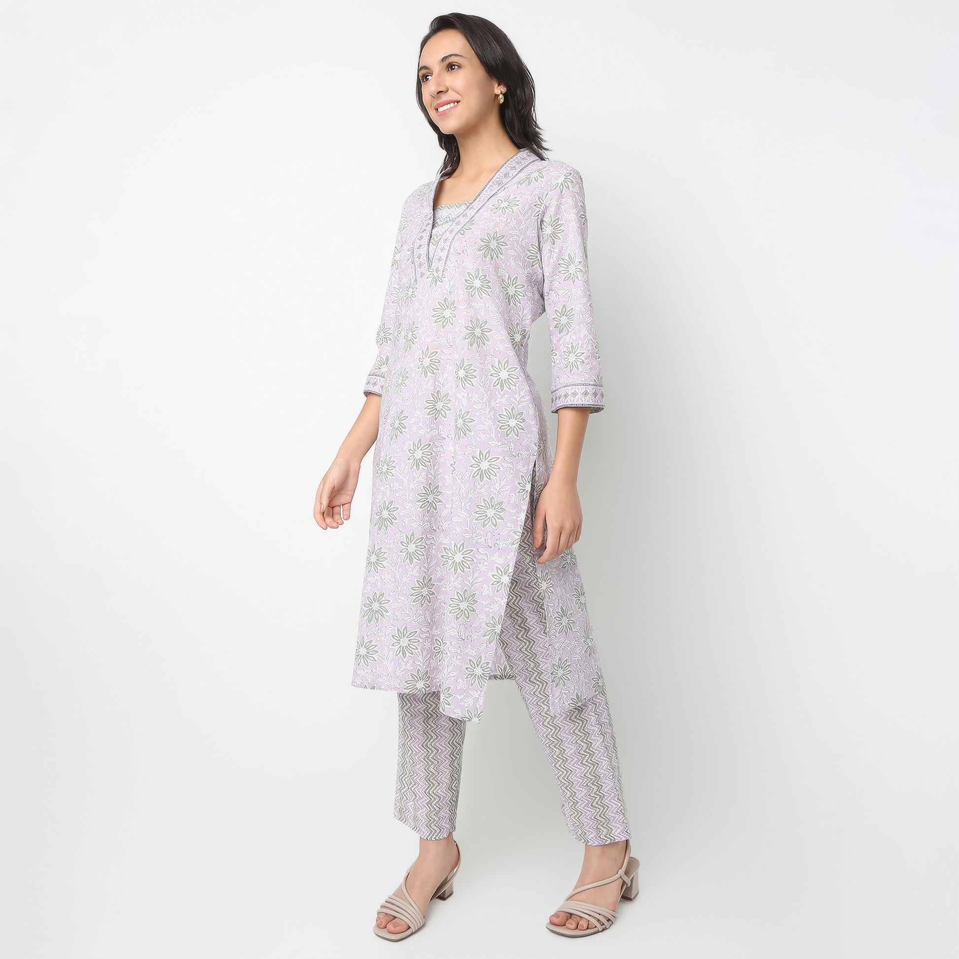 Buy Women Straight Fit Printed Three-Fourth Sleeve Kurta with Pant Set  - Style Union