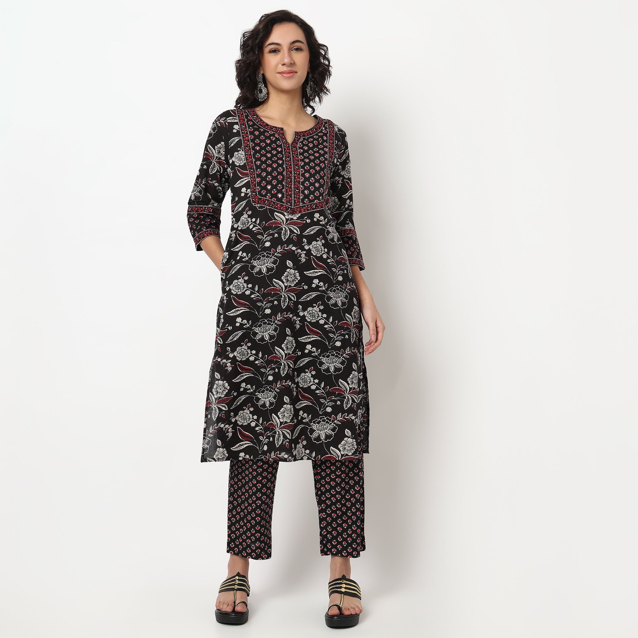Buy Women Straight Fit Printed Three-Fourth Sleeve Kurta with Pant Set  - Style Union