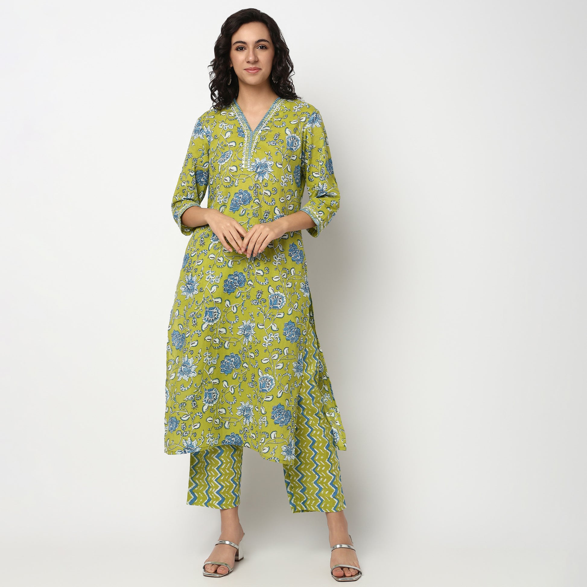 Buy Women Flare Fit Printed Three-Fourth Sleeve Kurta with Pant Set  - Style Union