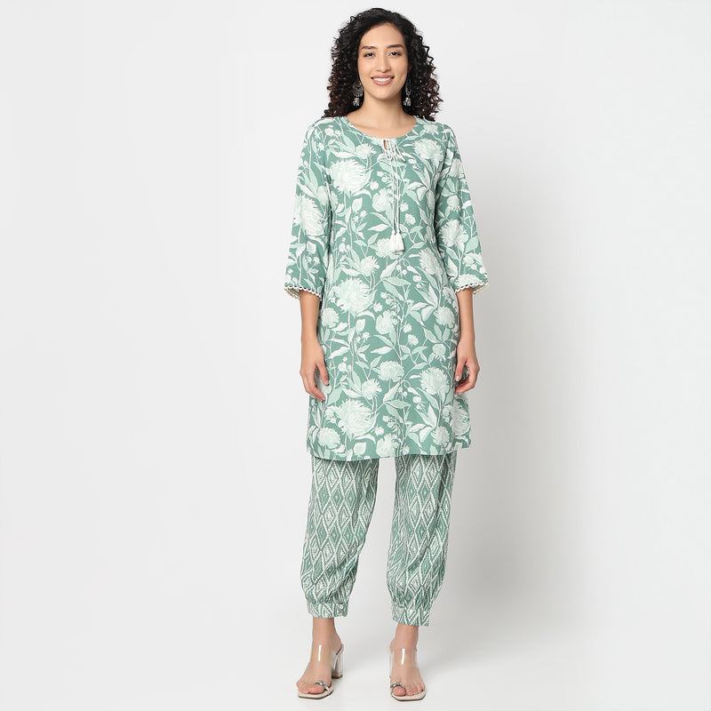Straight Fit Printed Kurta with Pant Set