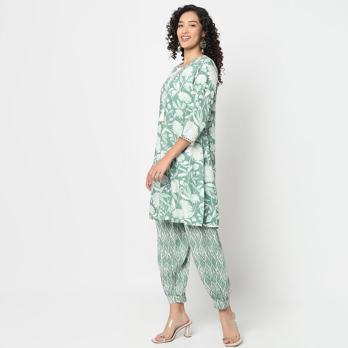 Straight Fit Printed Kurta with Pant Set