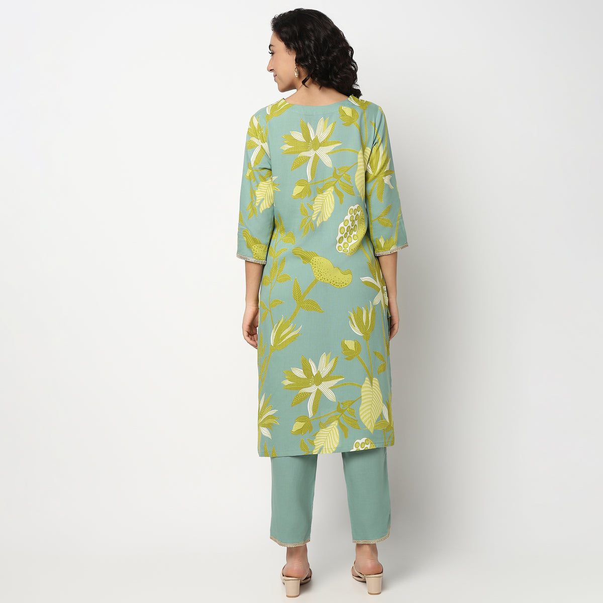 Buy Women Straight Fit Printed Three-Fourth Sleeve Kurta with Pant Set  - Style Union