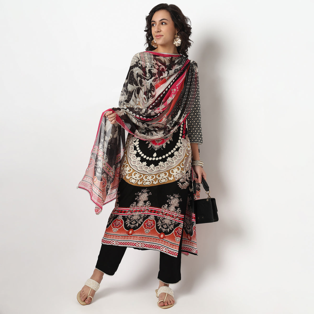 Buy Women Straight Fit Printed Three-Fourth Sleeve Kurta with Pant Set  - Style Union